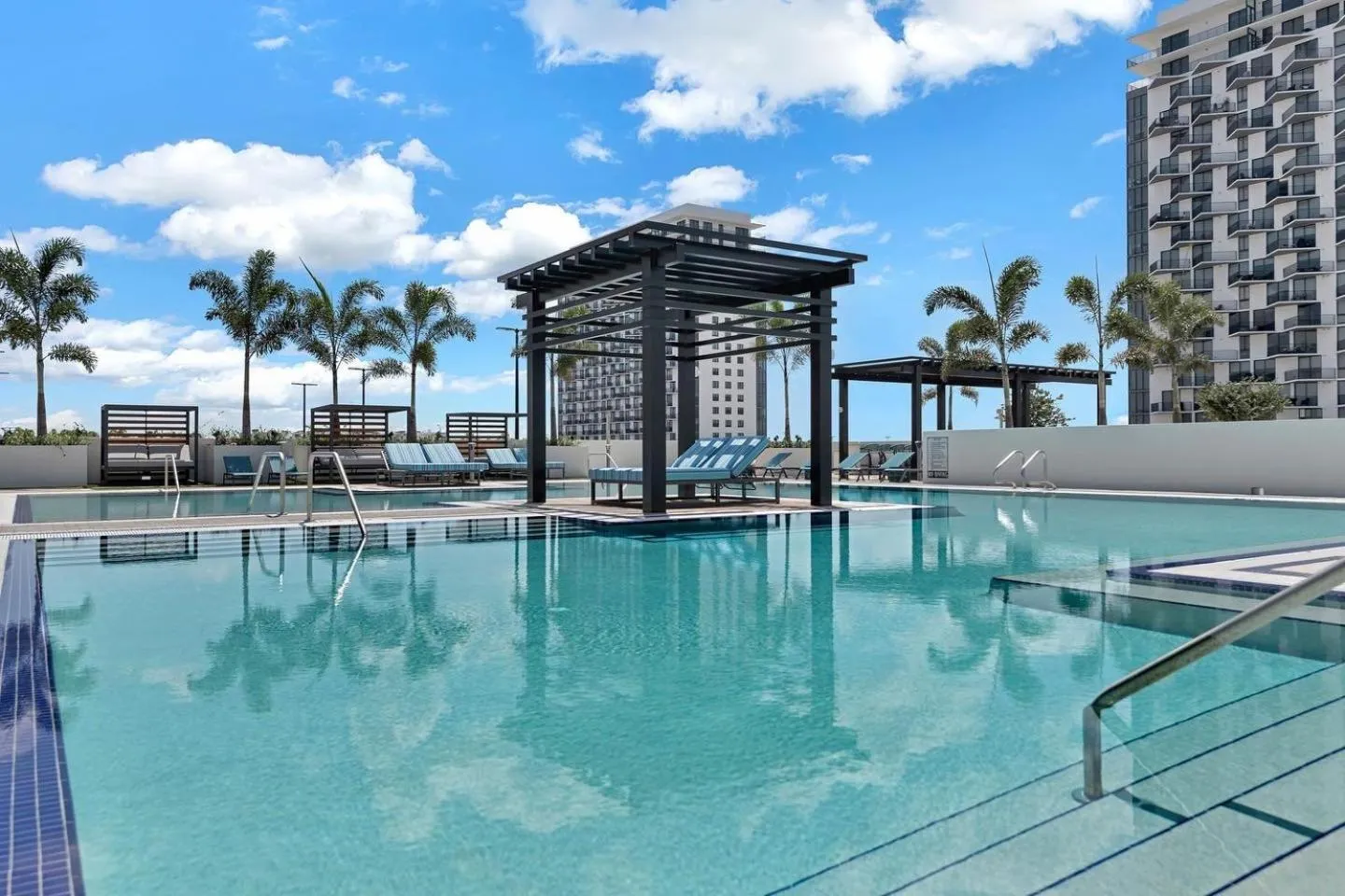 Swimming pool in Provident Grand Luxury Short-Term Residences
