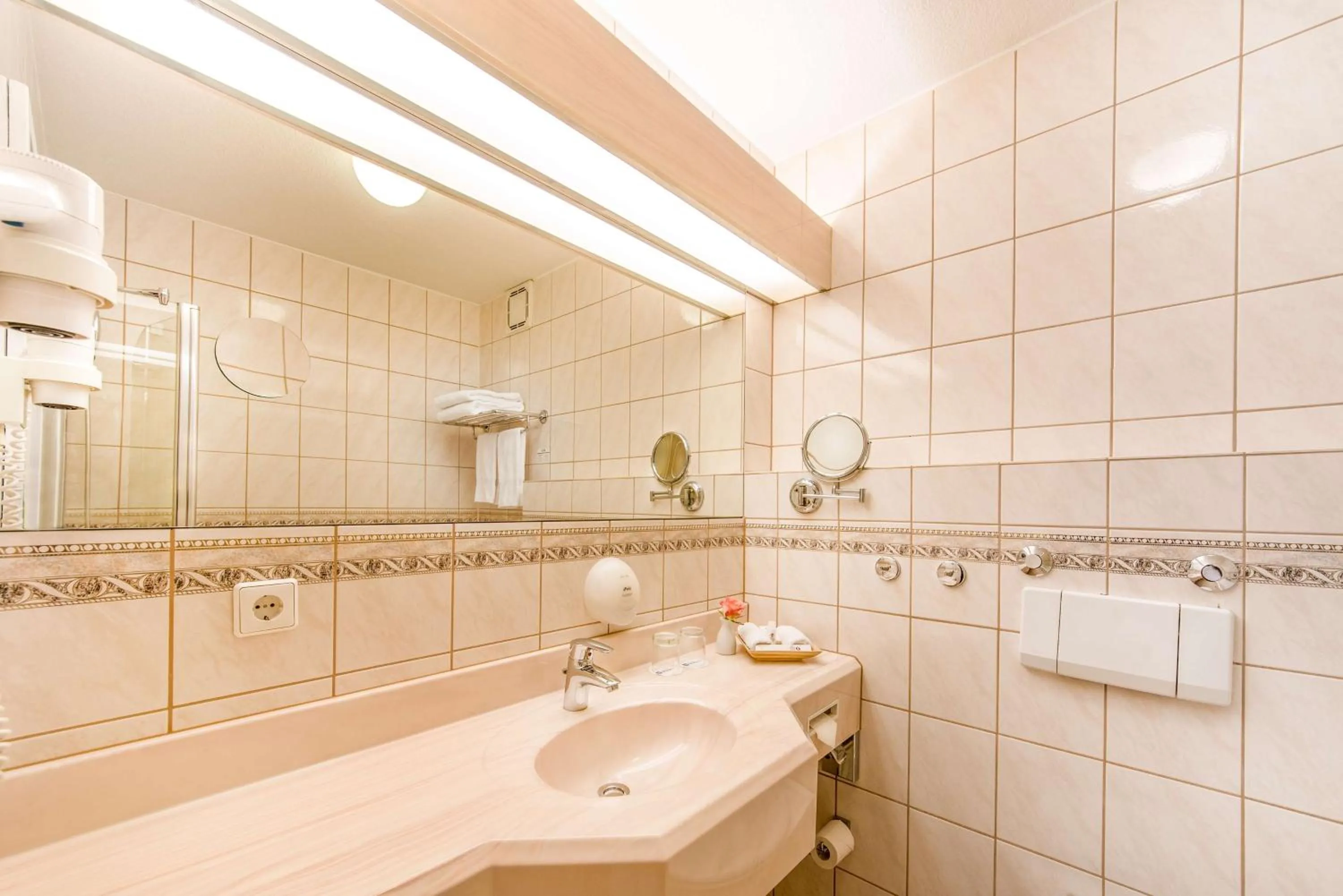 Bathroom in Best Western Plus Delta Park Hotel