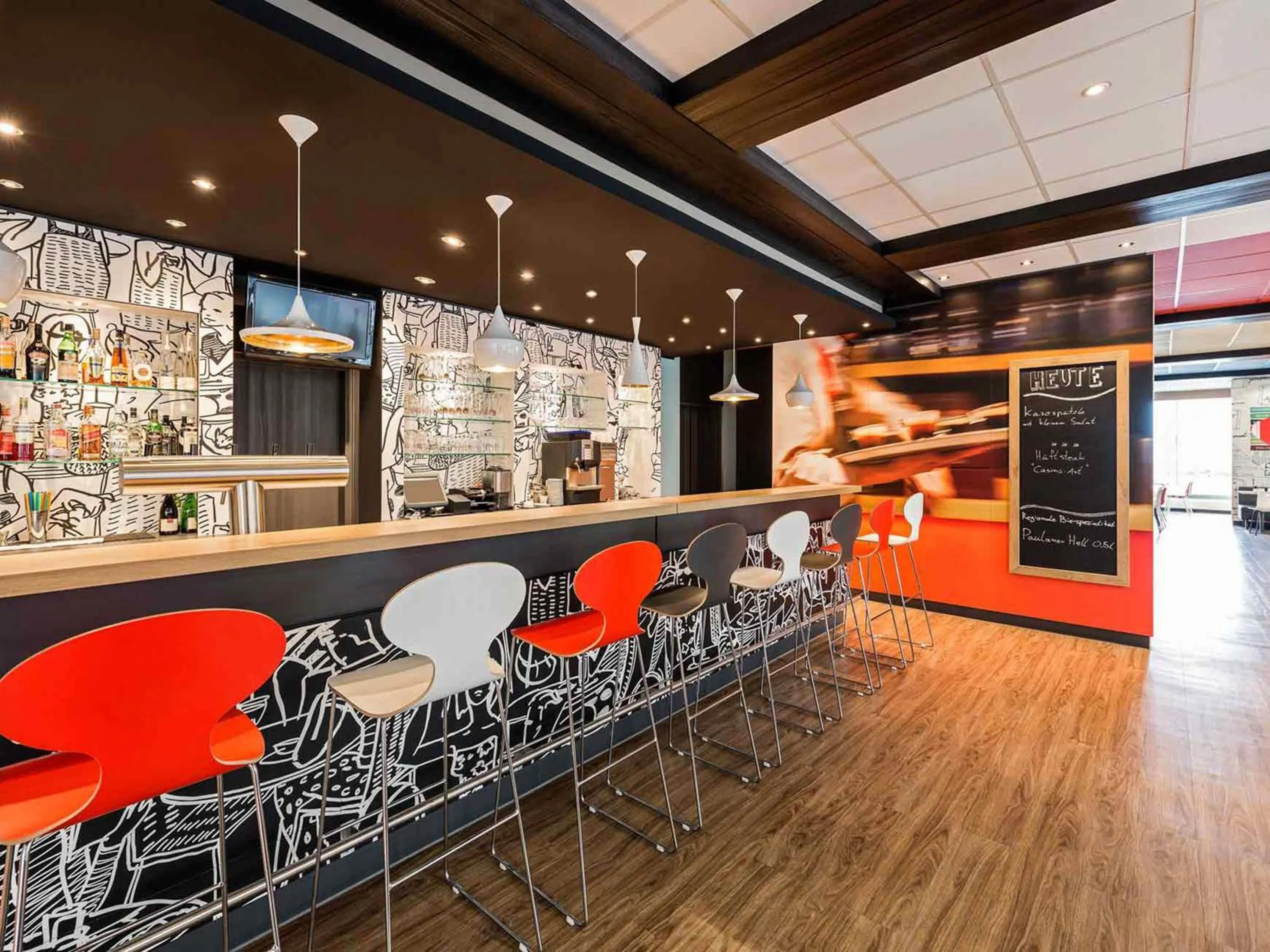 Lounge or bar in ibis München Parkstadt Schwabing