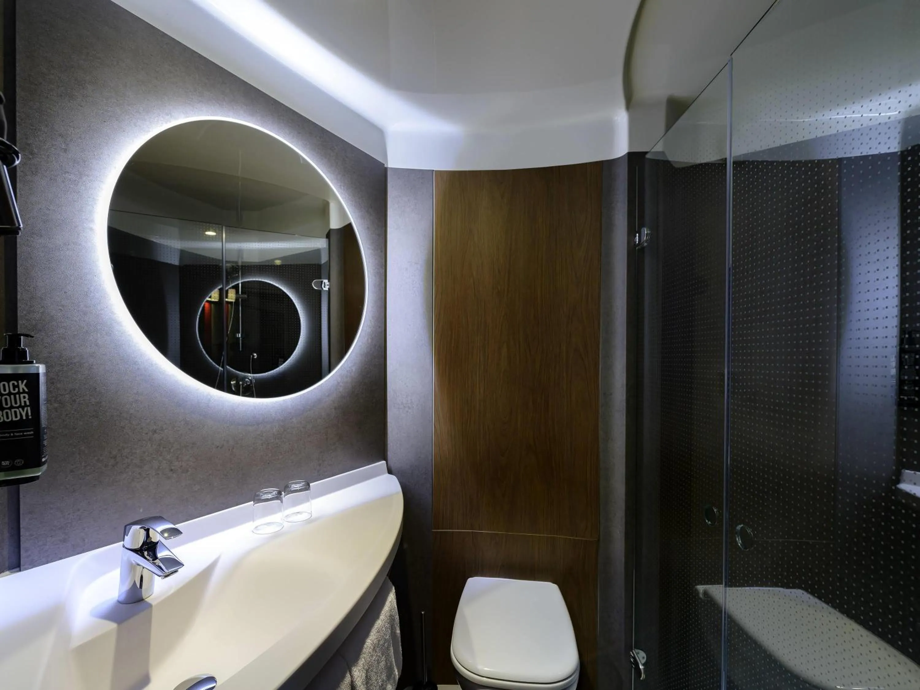 Bedroom in ibis München Parkstadt Schwabing