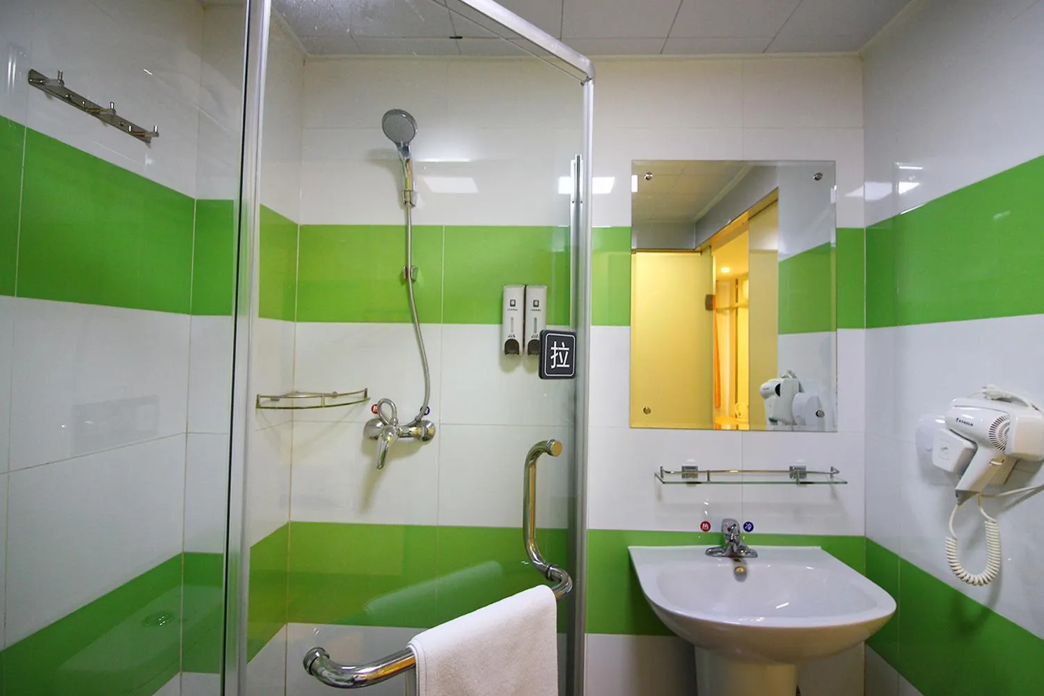 7Days Inn Zhuhai Doumen district government pedestrian street