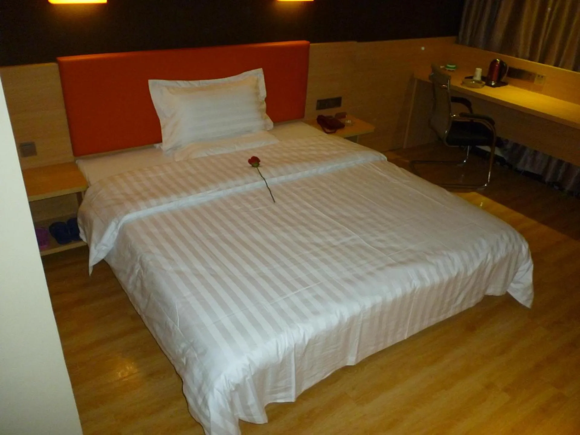 Bed in 7Days Premium Chongqing Fengjie Kuizhou Avenue