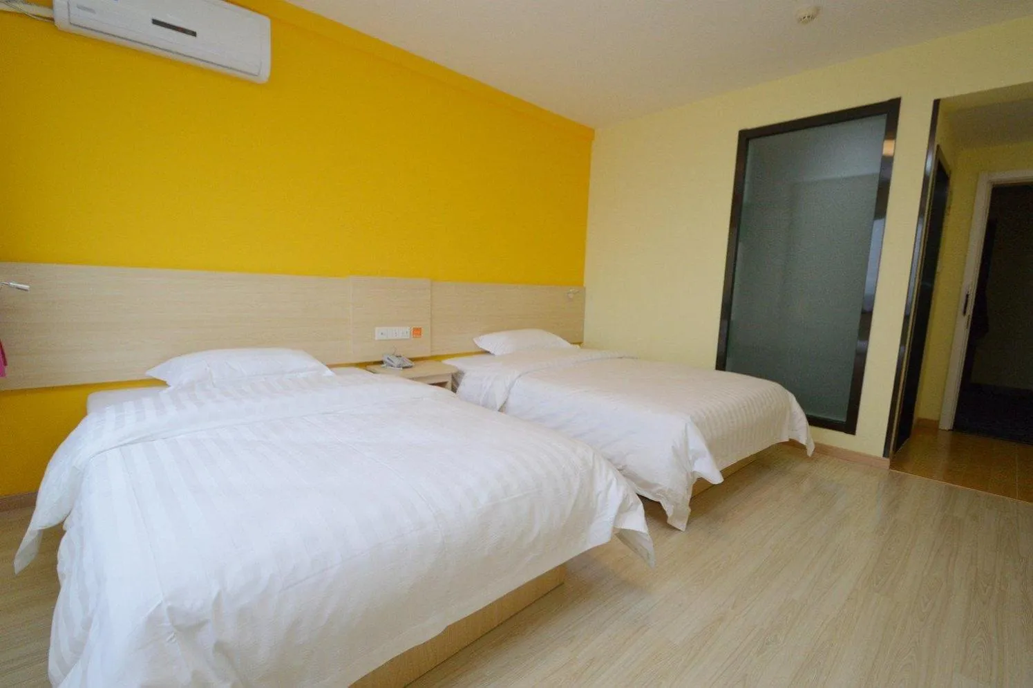 Bed in 7Days Inn Nanjing Confucius temple Yudaojie