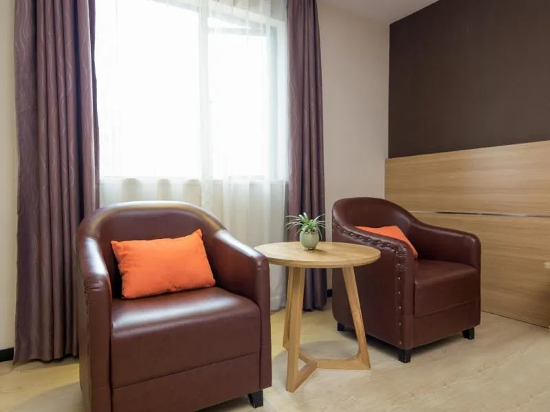 7Days Premium Shenzhen Longgang Dayun Metro Station