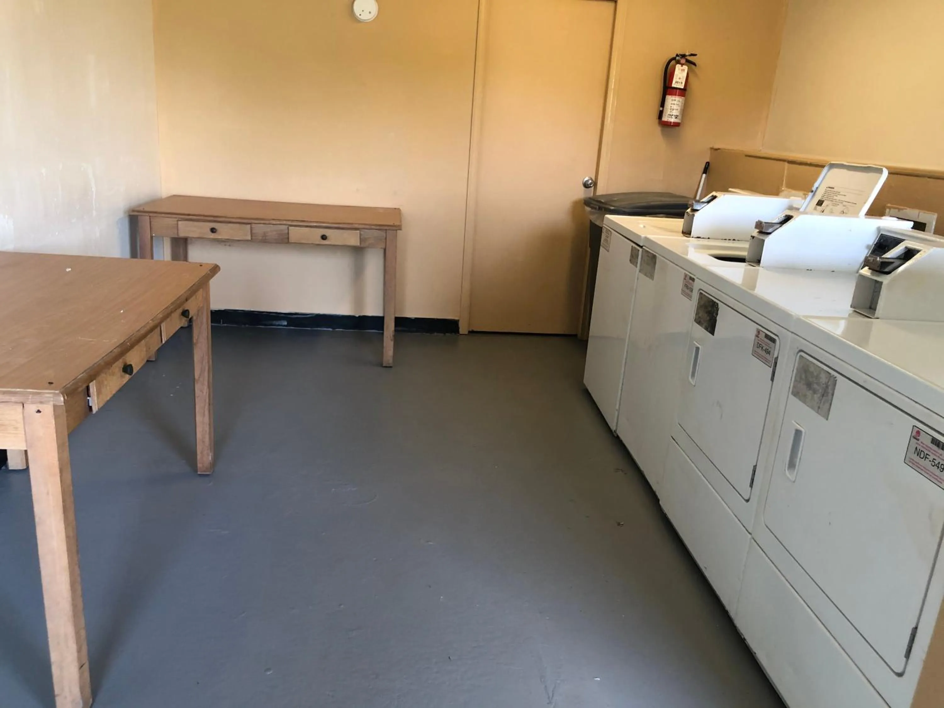 laundry, Bed in American Inn Chesapeake - Portsmouth