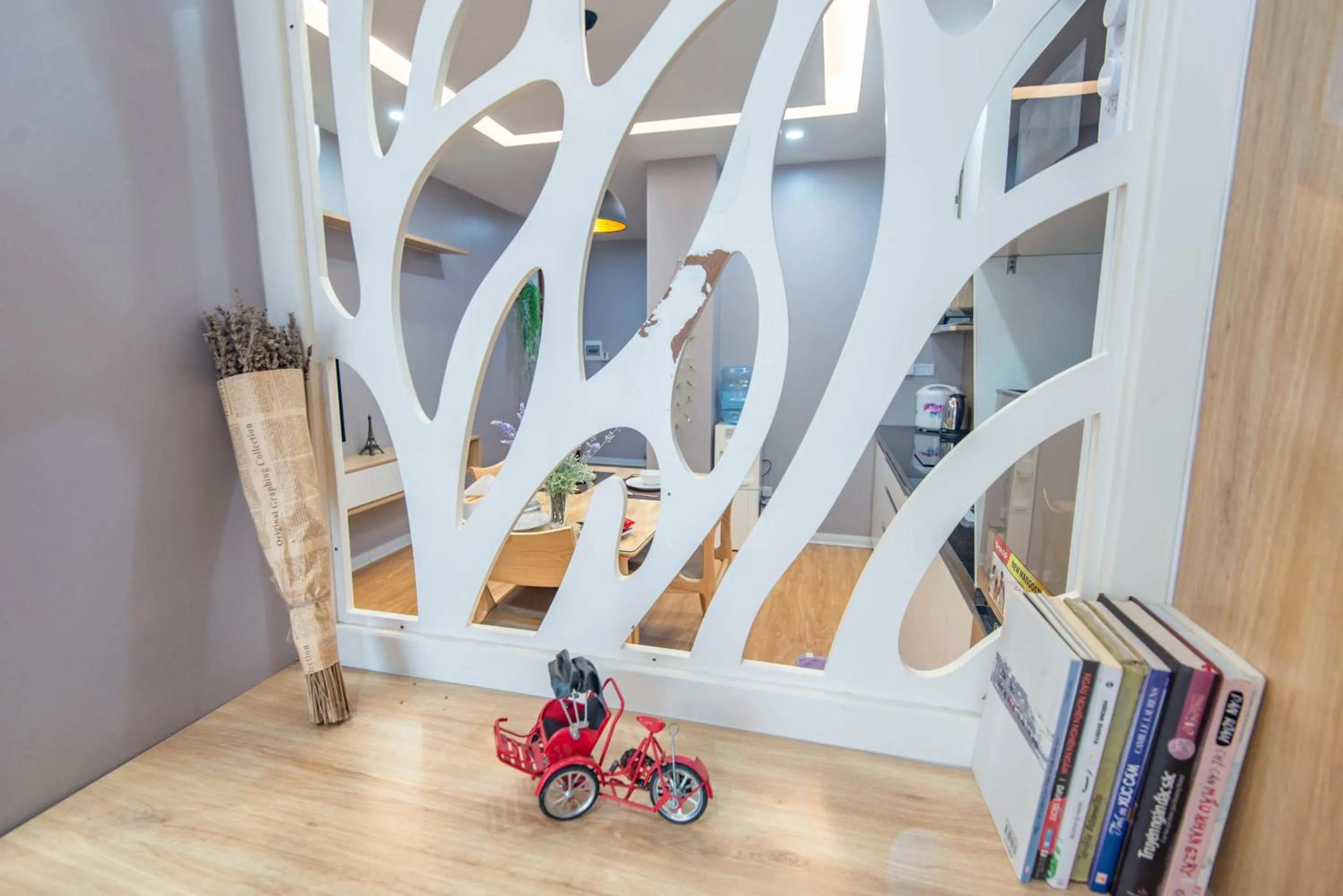 Library in 22housing Linh Lang Hotel & Residence