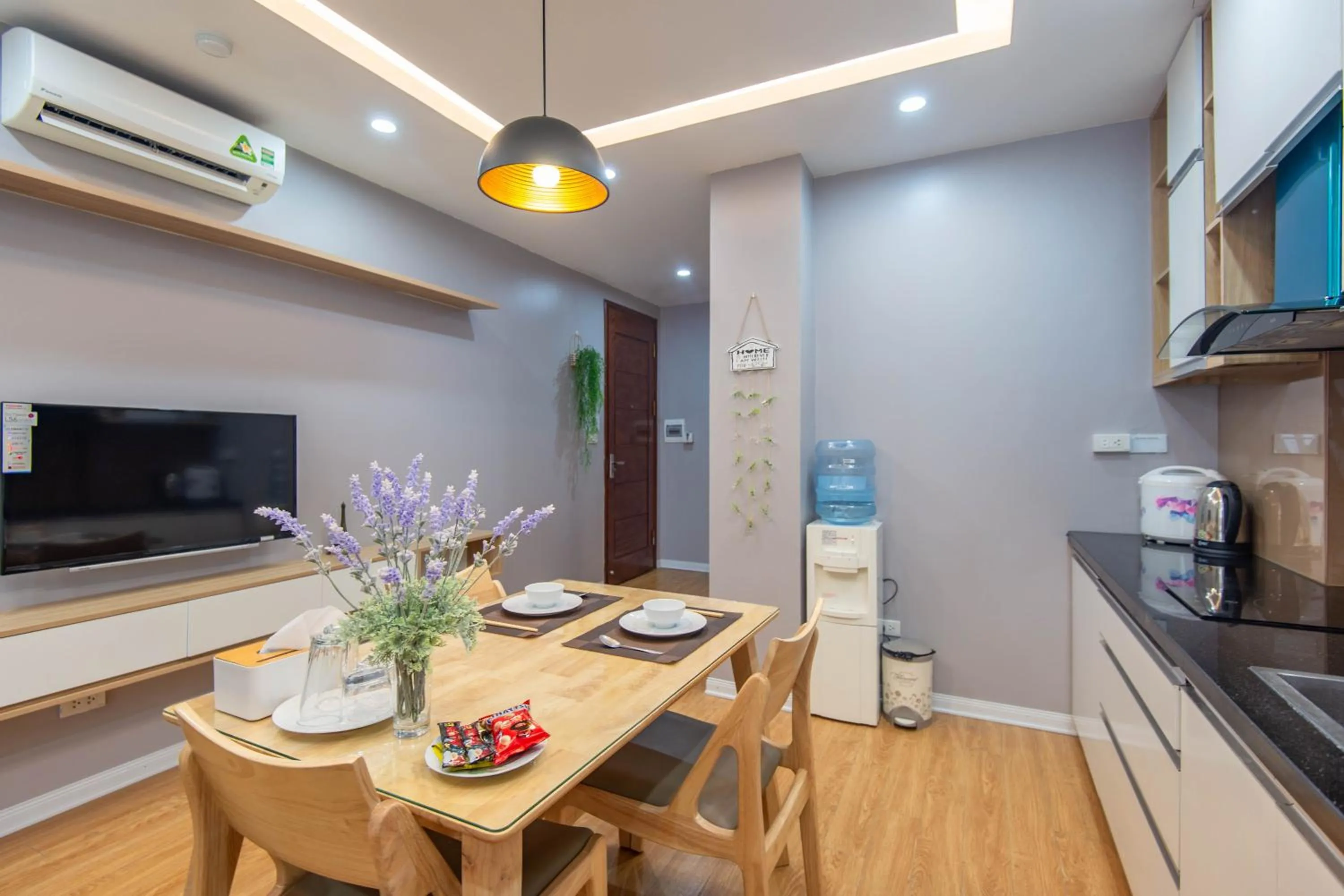 TV and multimedia in 22housing Linh Lang Hotel & Residence