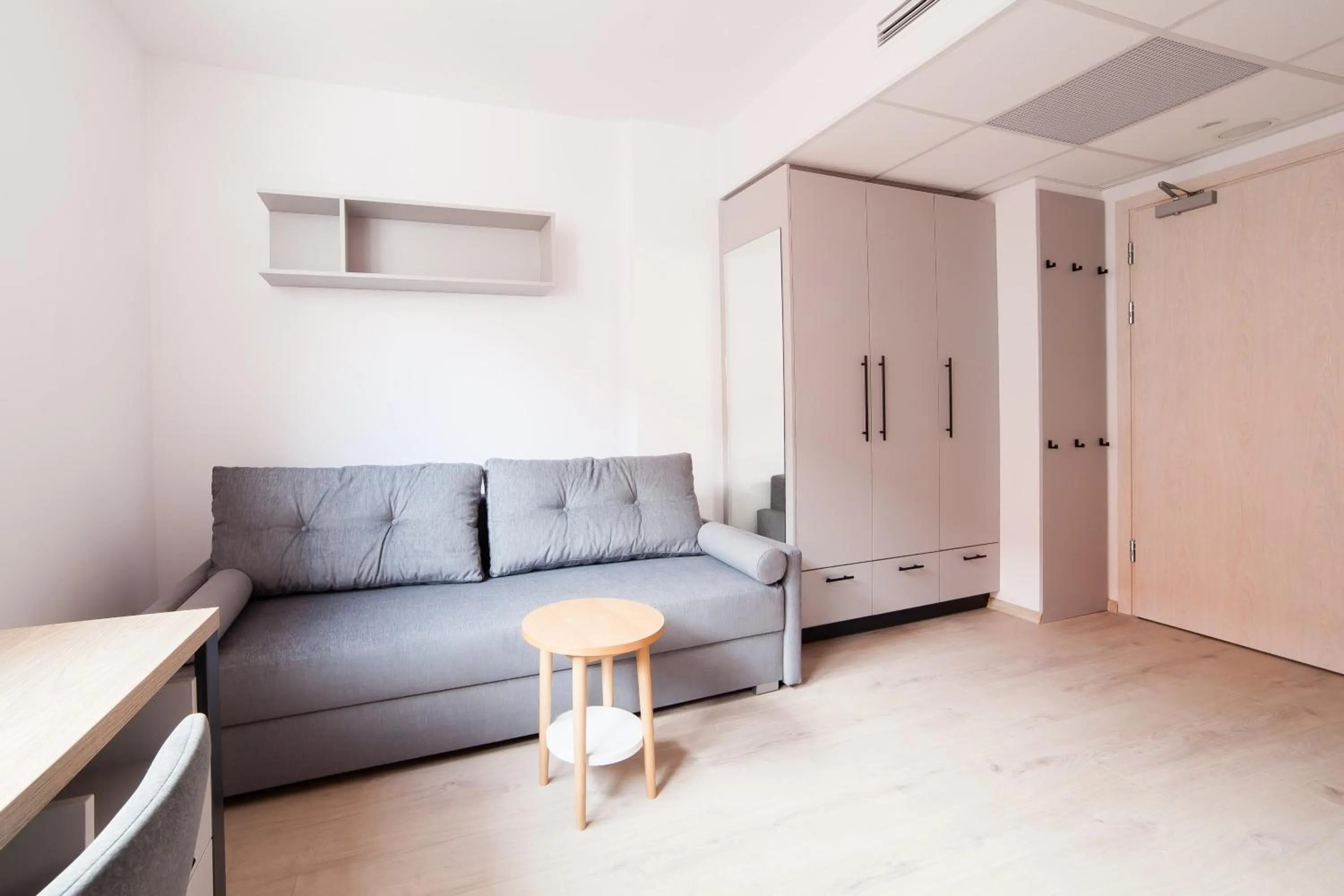 Seating area in Starter III