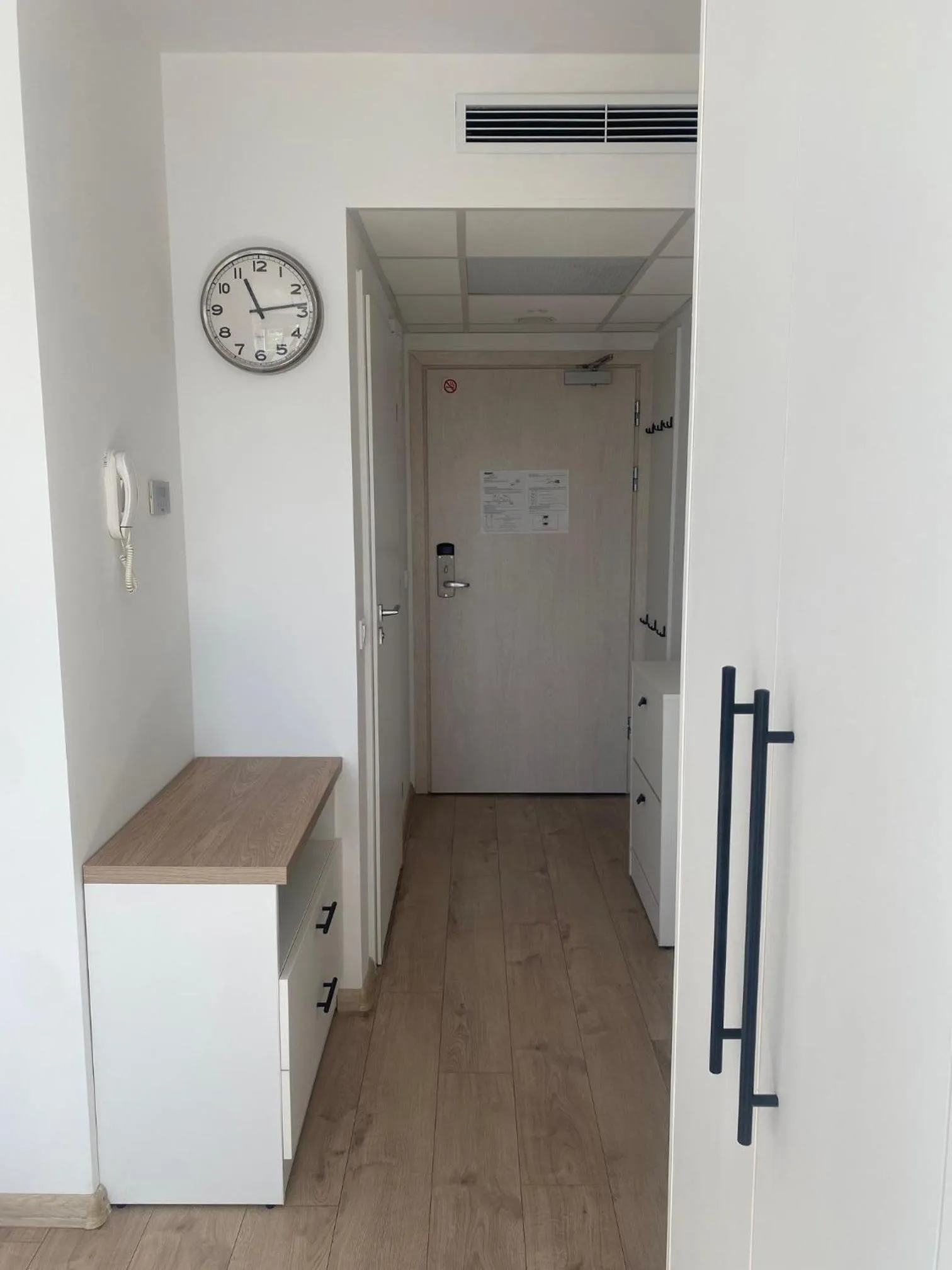 wardrobe in Starter III