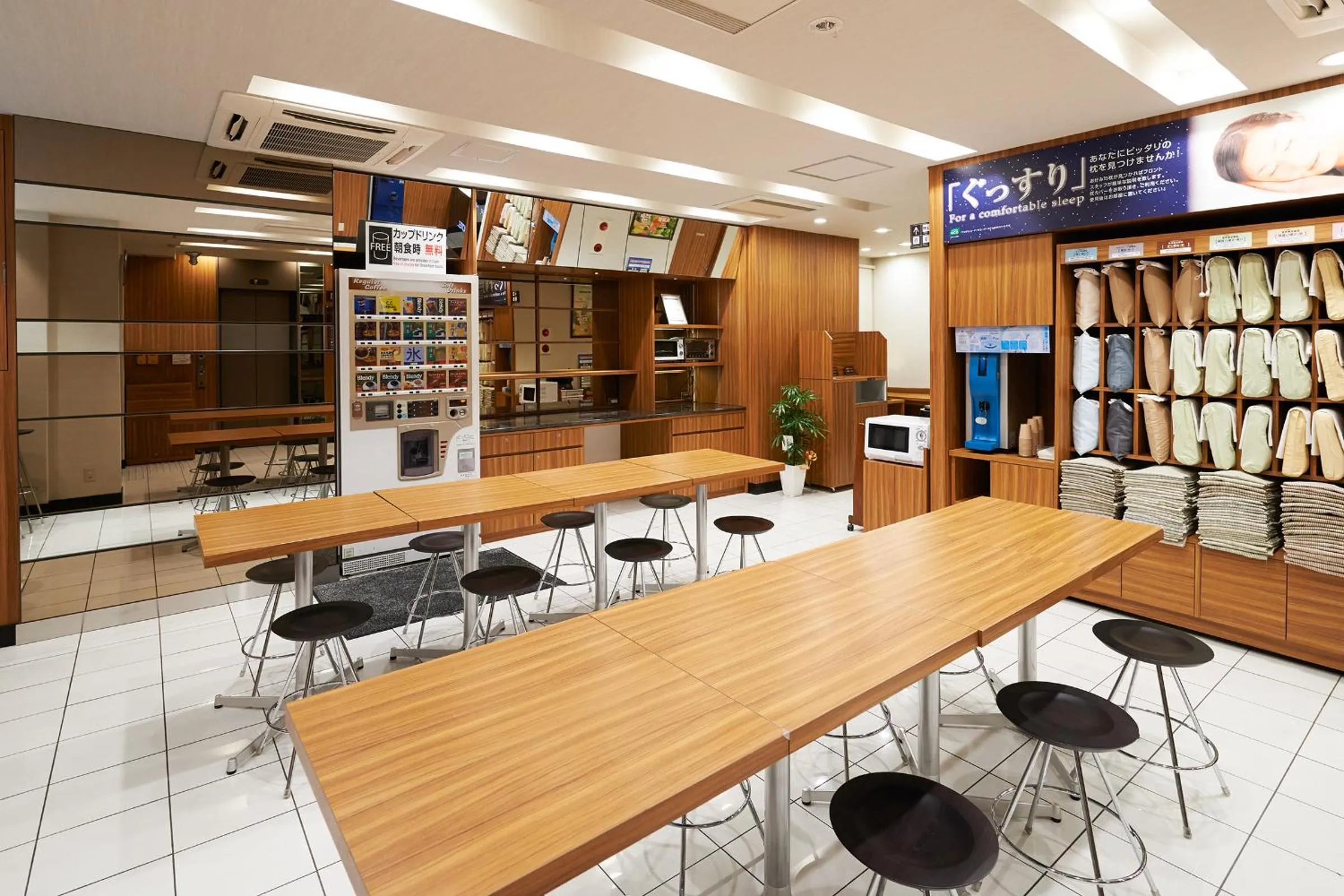 Lounge or bar in Super Hotel JR Ueno Iriyaguchi
