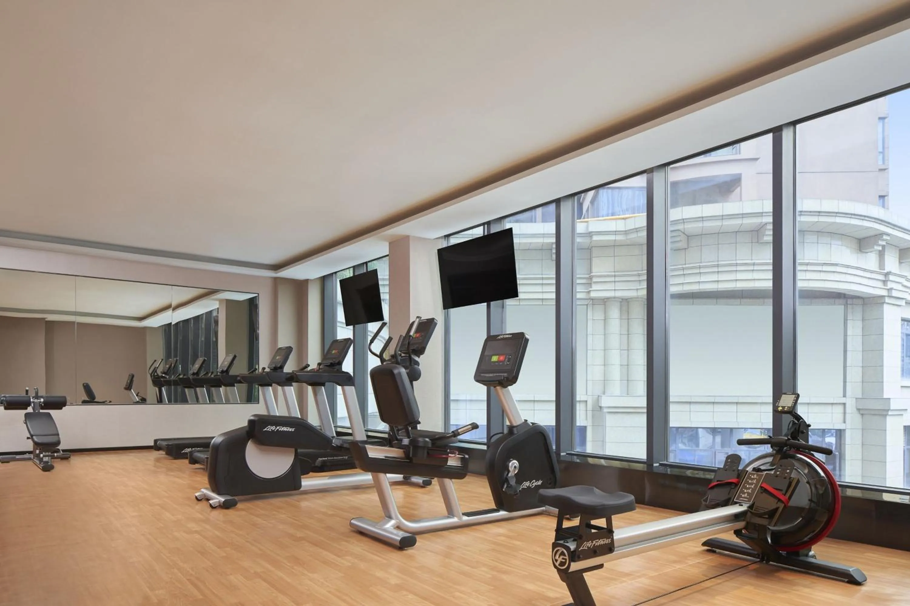 Fitness centre/facilities in Four Points by Sheraton Guiyang, Huaxi