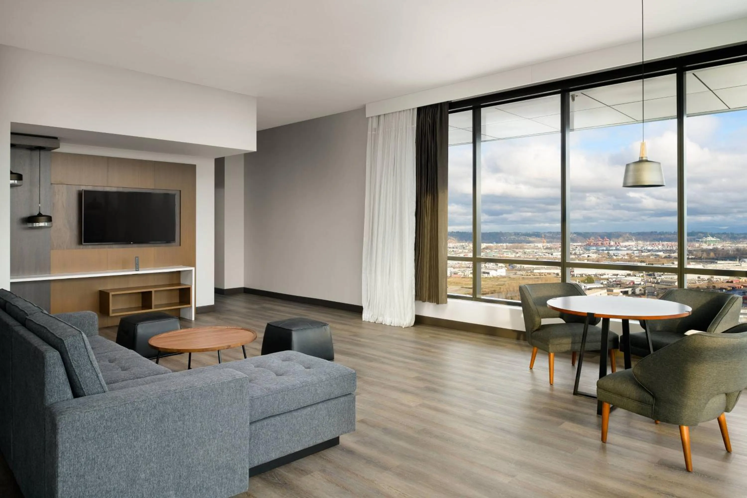 Photo of the whole room in Marriott Tacoma Downtown