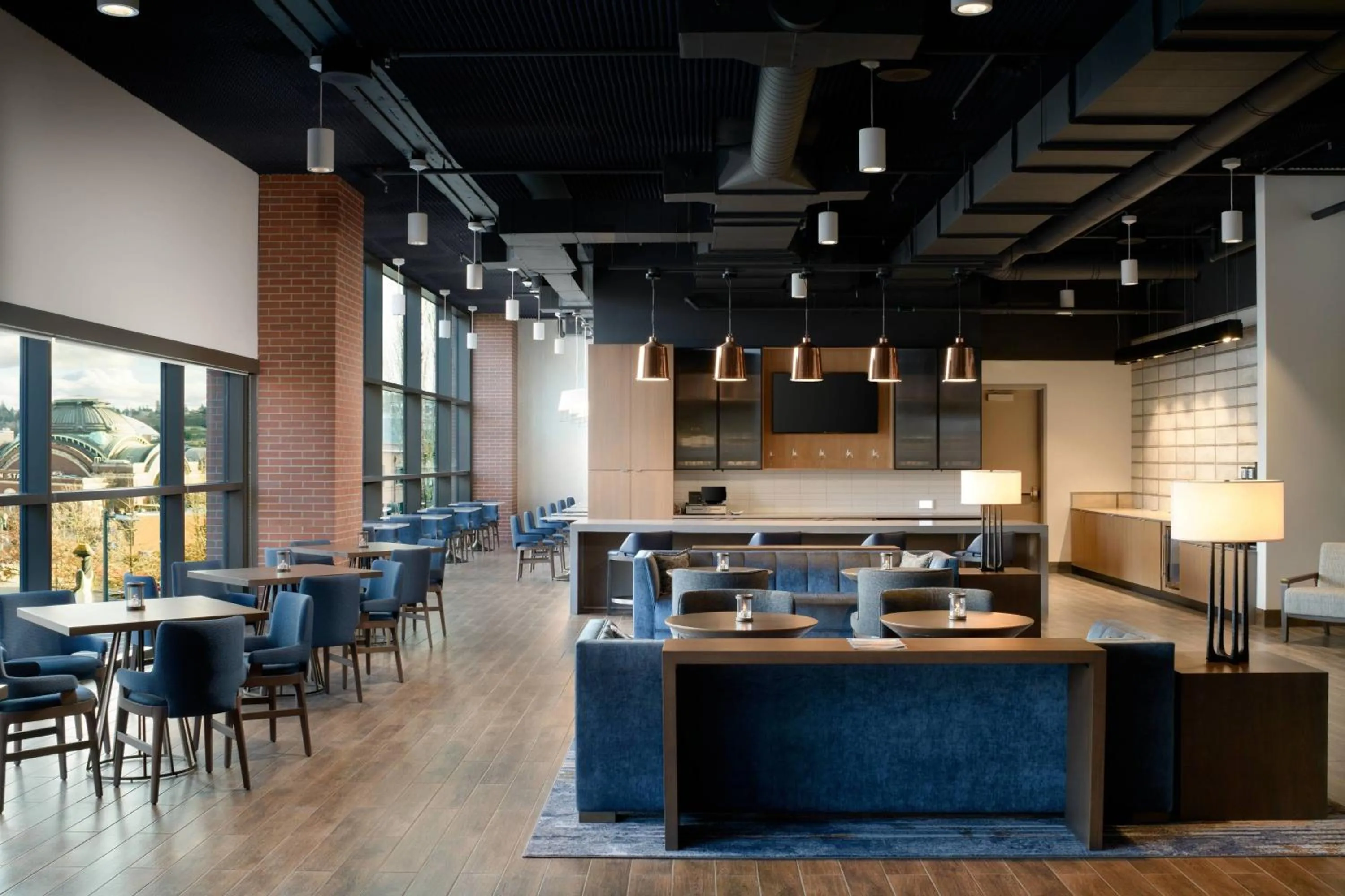 Lounge or bar in Marriott Tacoma Downtown