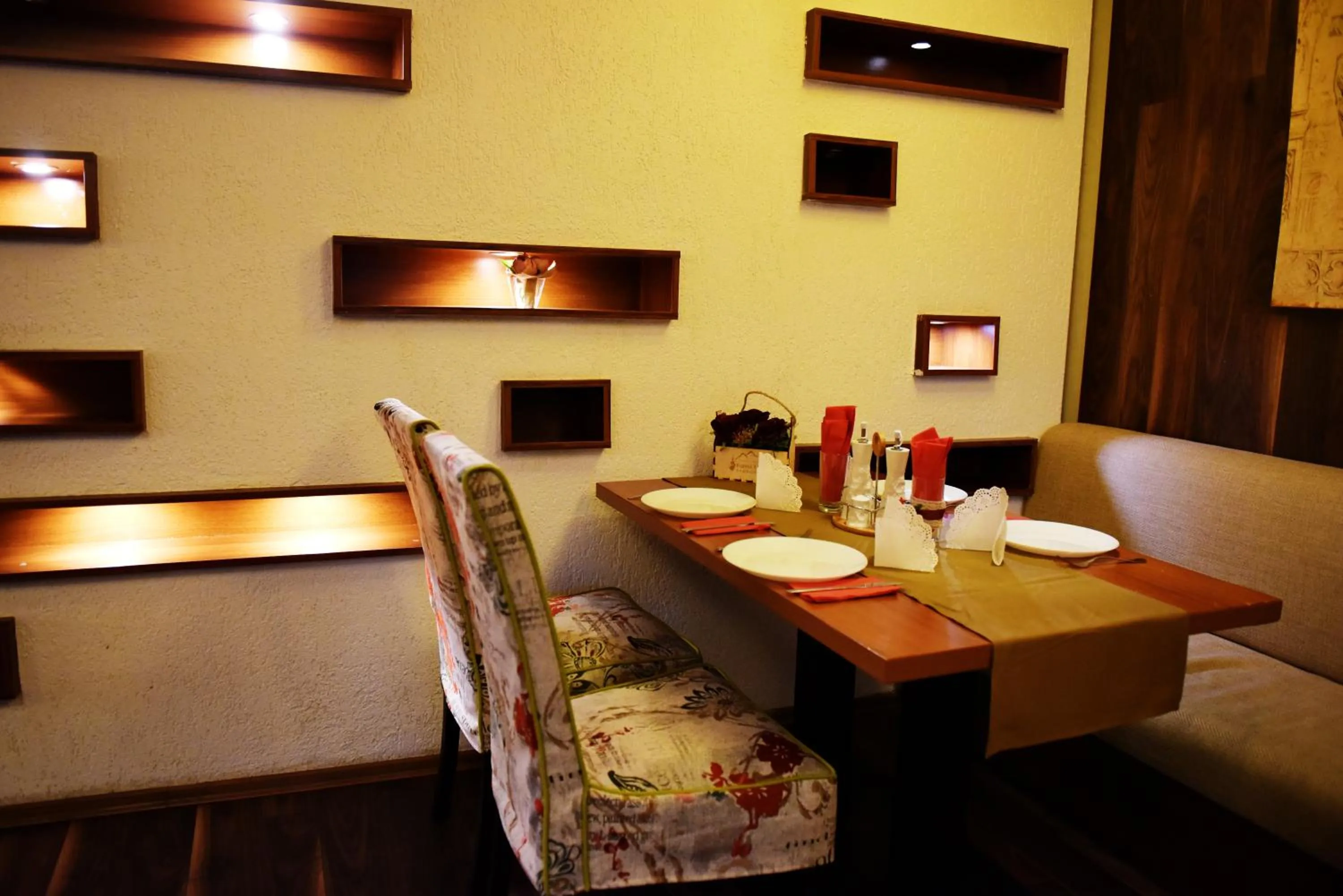 Dining area in Aparthotel Forest Nook