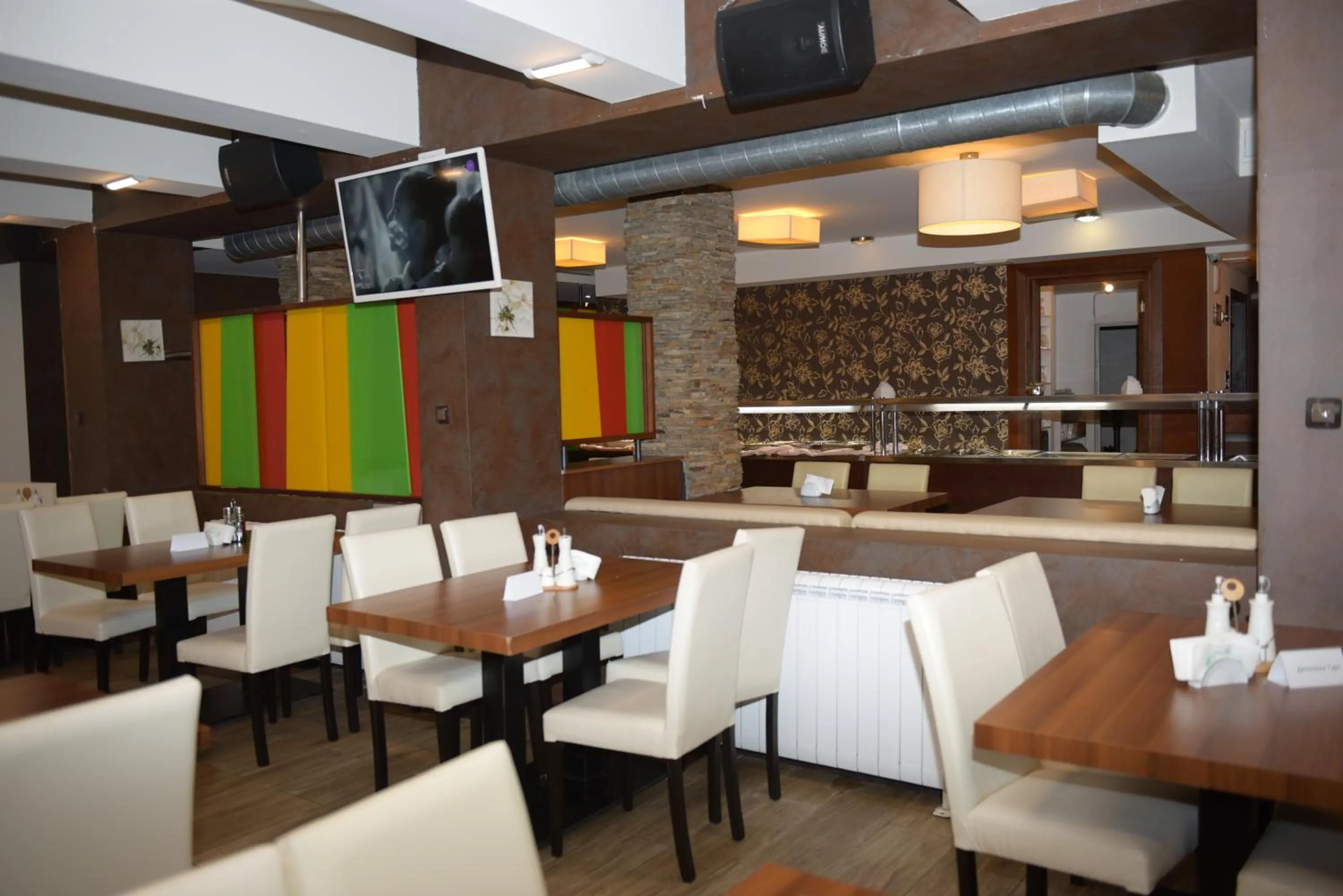 Restaurant/places to eat in Aparthotel Forest Nook