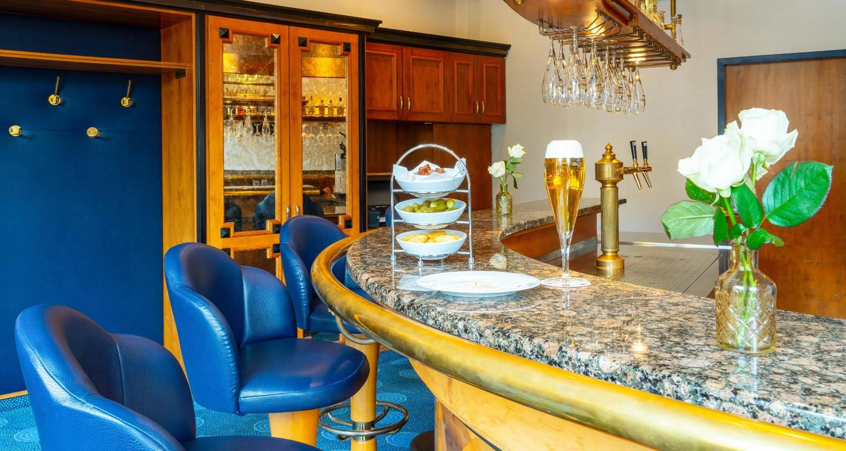 Lounge or bar in Victor's Residenz-Hotel Frankenthal