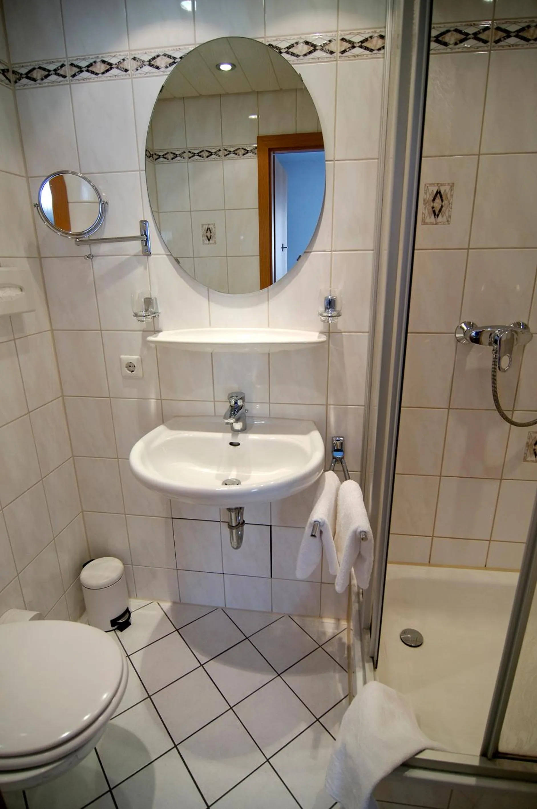 Shower in Hotel Garni Lehrertal