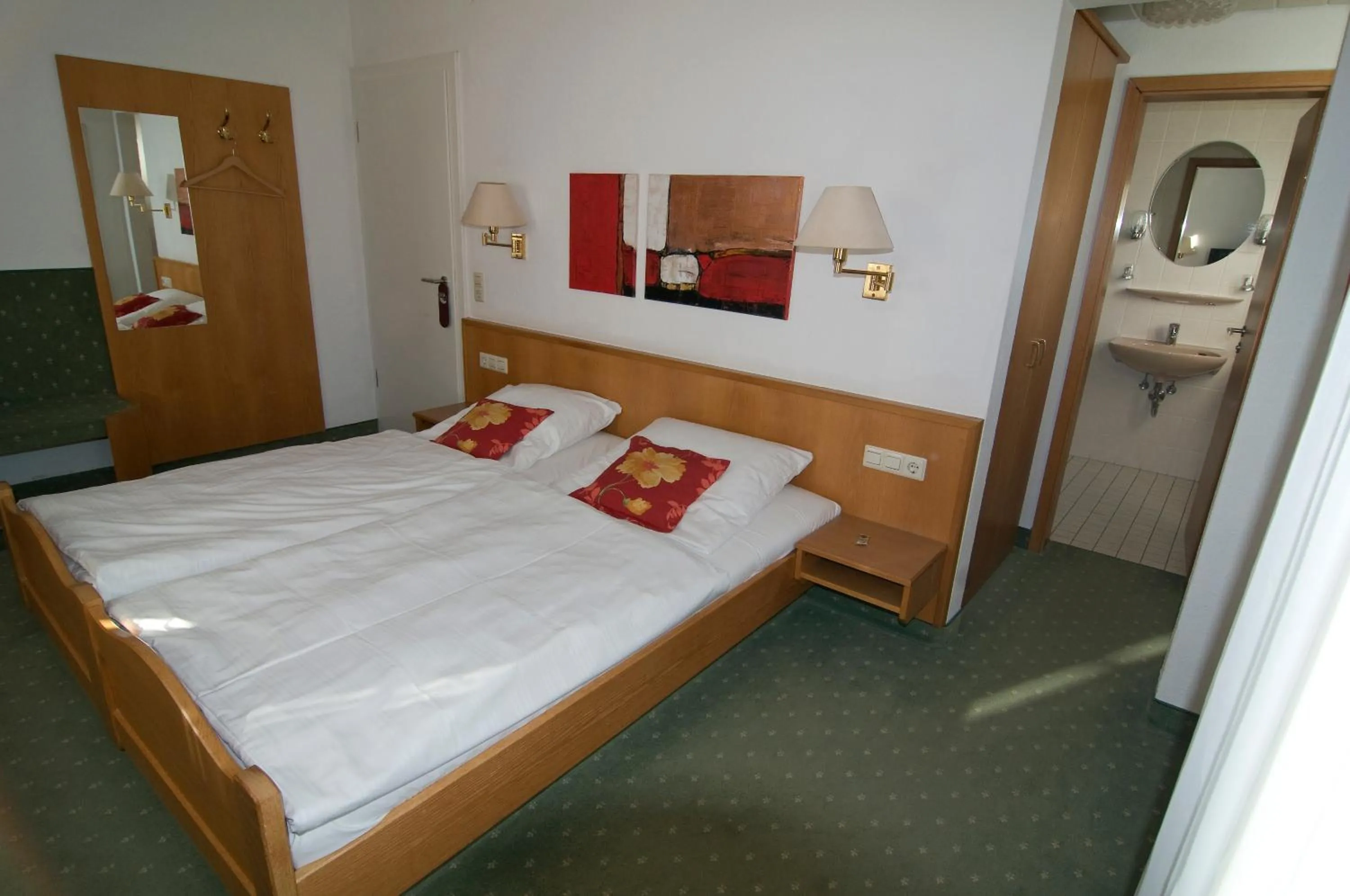 Bed in Hotel Garni Lehrertal