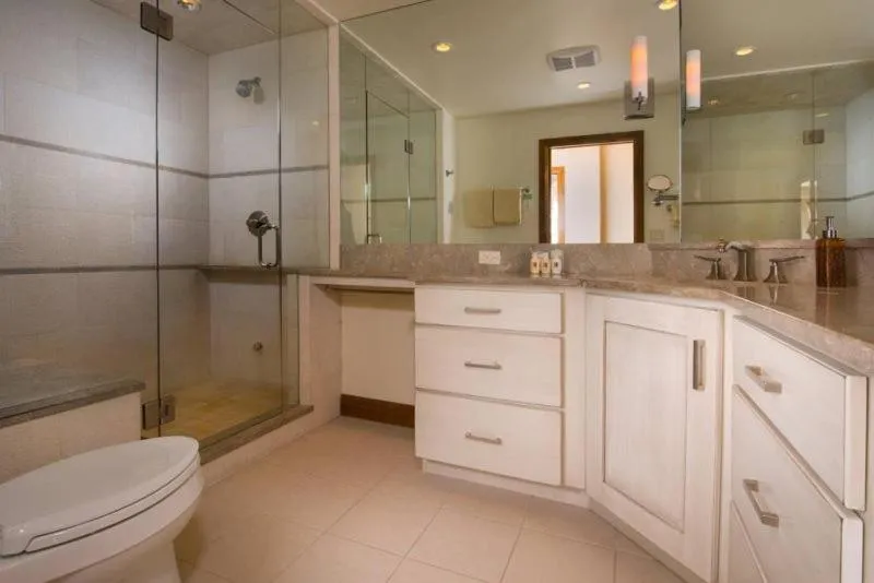 Kitchen or kitchenette in Luxury 2 Bedroom Downtown Aspen Vacation Rental With Access To A Heated Pool, Hot Tubs, Game Room And Spa