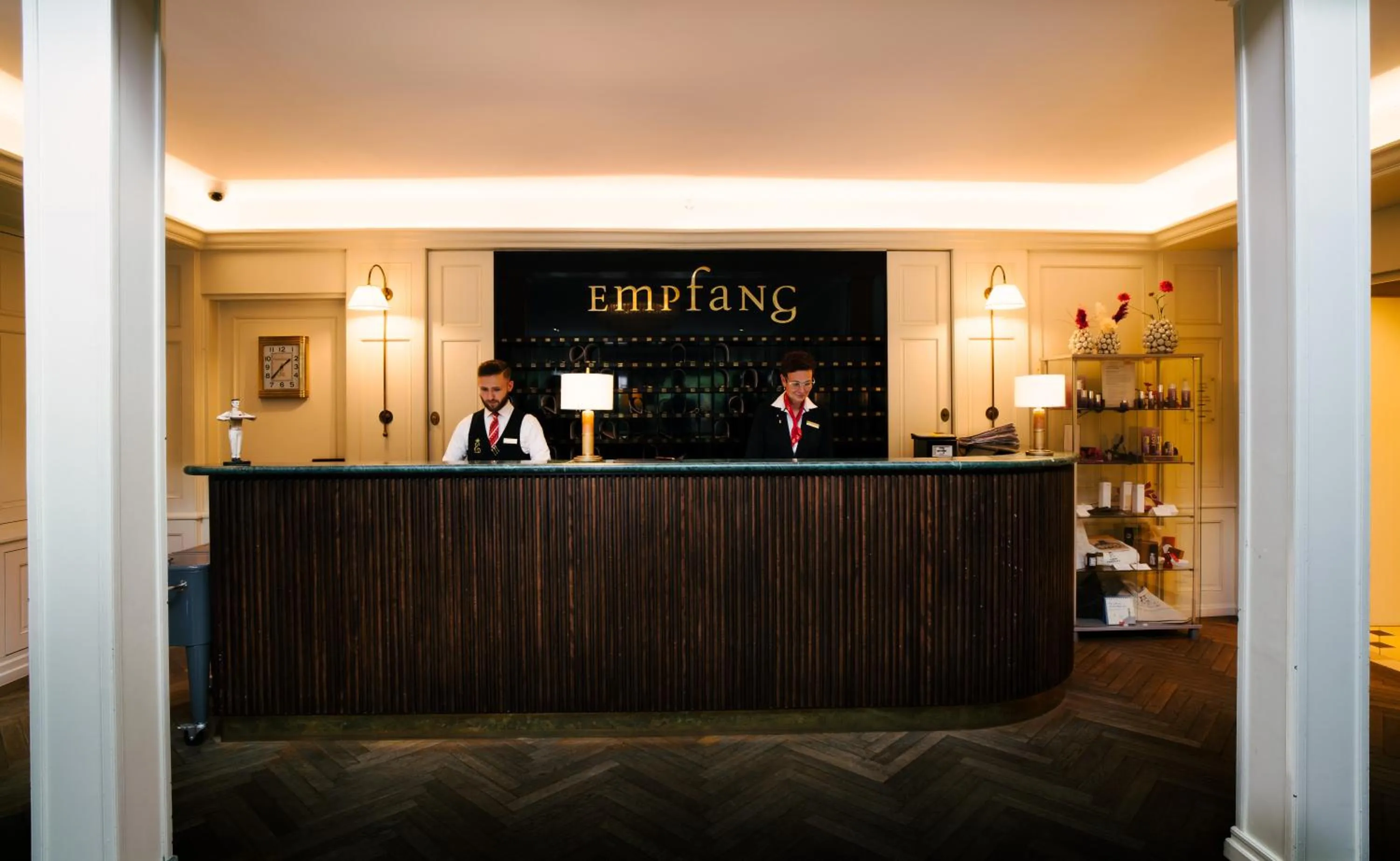 Lobby or reception in Hotel Erbprinz - Gourmet & Spa
