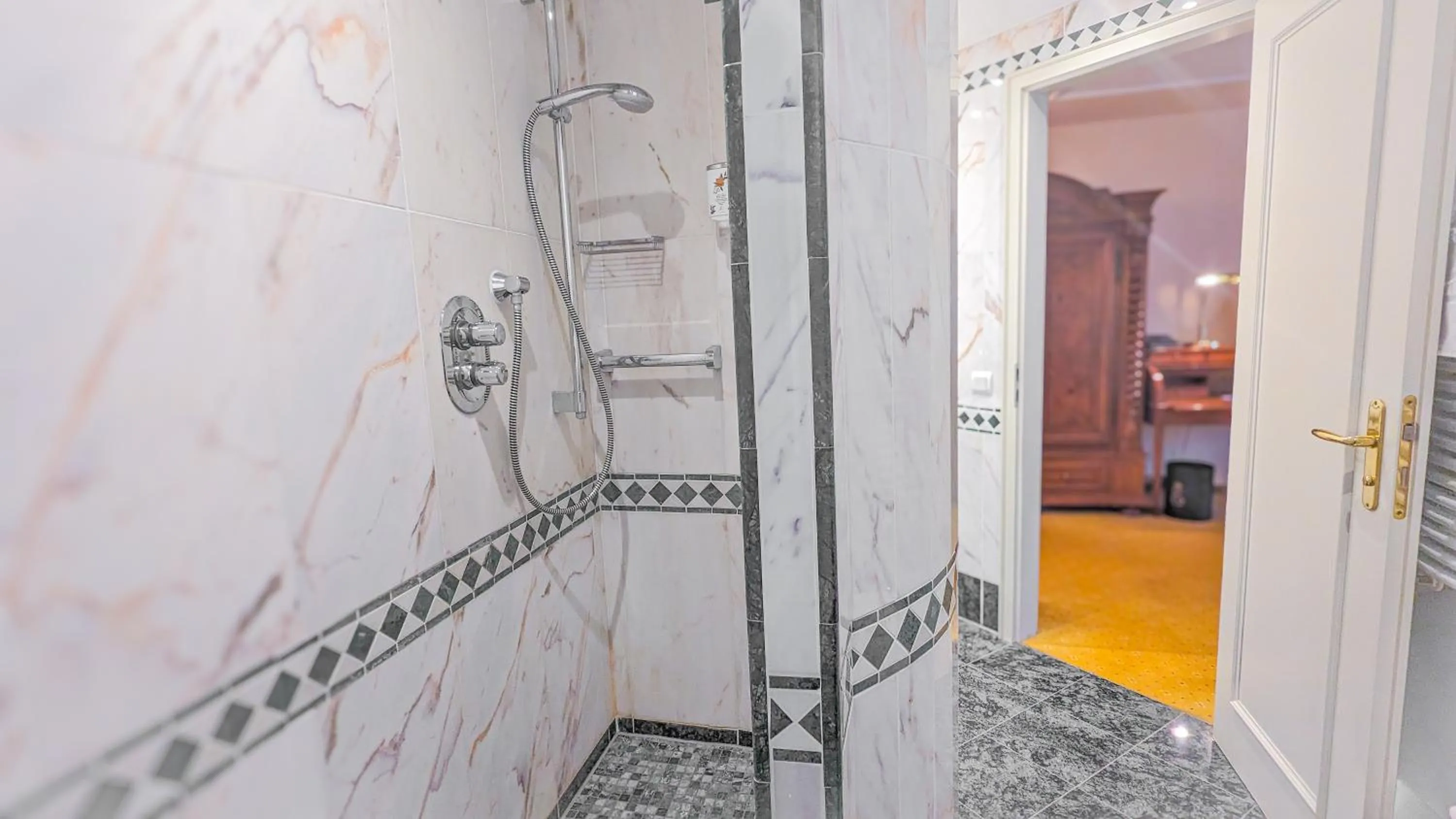 Shower in Hotel Erbprinz - Gourmet & Spa