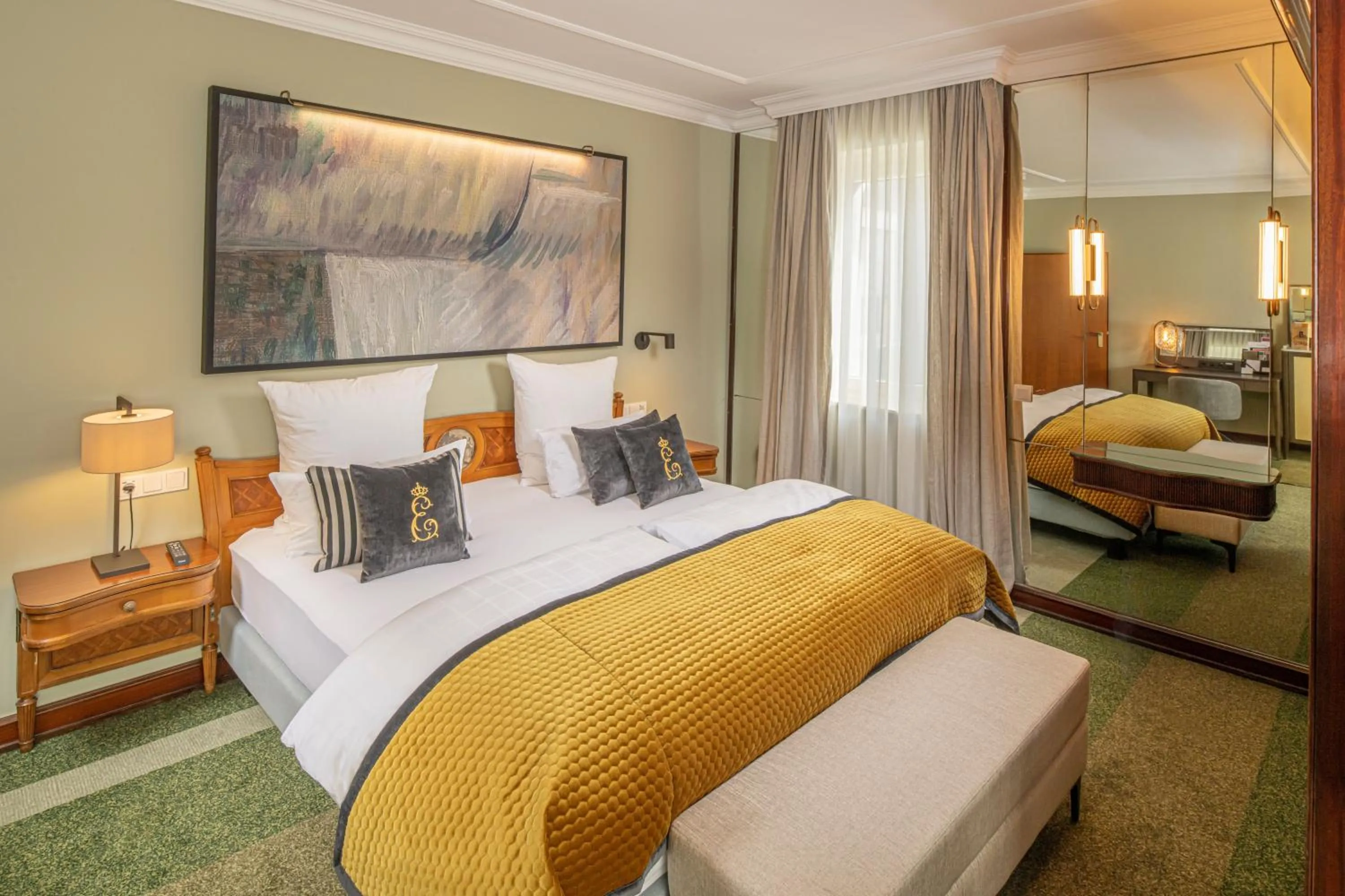 Bed in Hotel Erbprinz - Gourmet & Spa