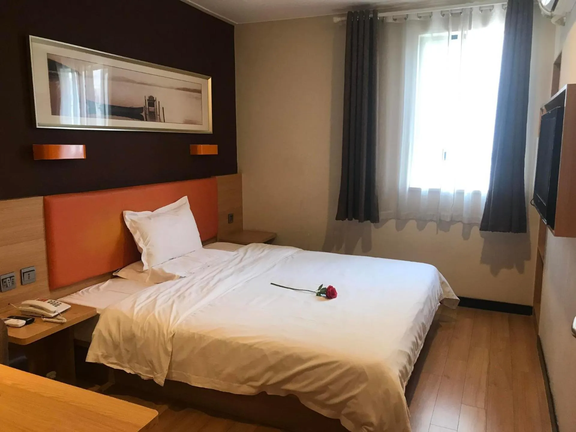 Bed in 7Days Premium Nanjing Xinjiekou Zhangfu Garden Metro Station