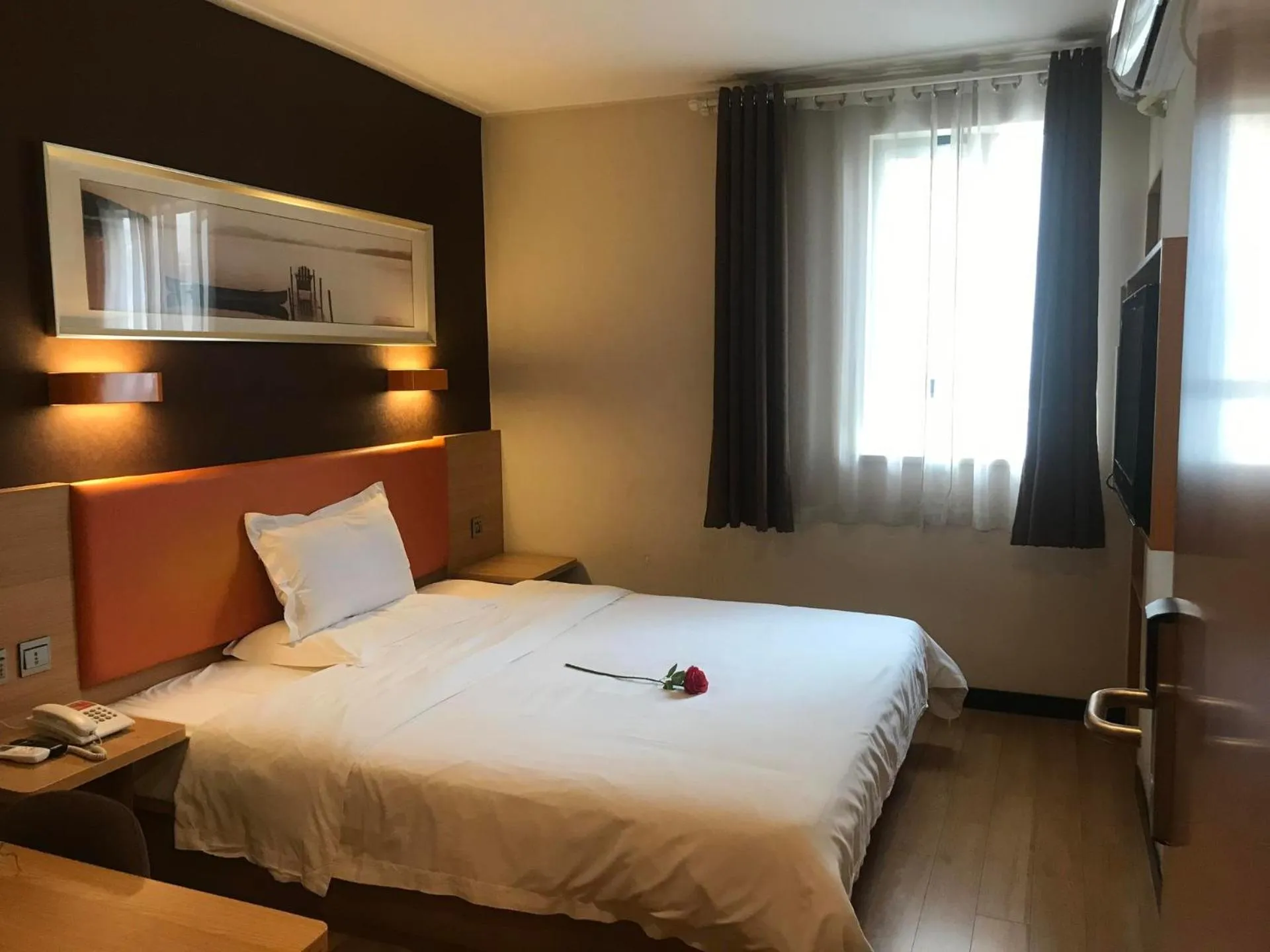 Bed in 7Days Premium Nanjing Xinjiekou Zhangfu Garden Metro Station