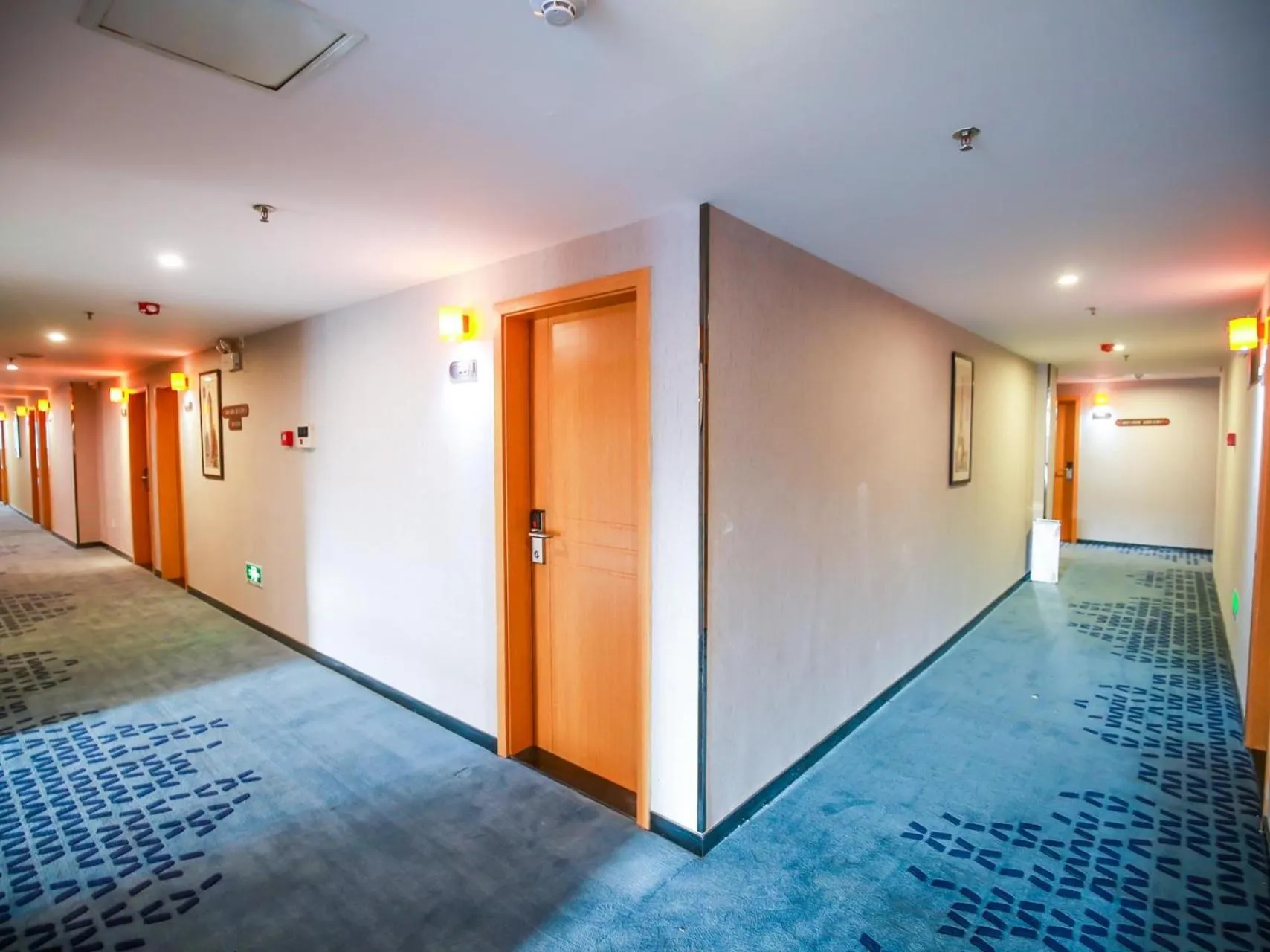 7Days Premium Zhangjiajie Railway Station Square