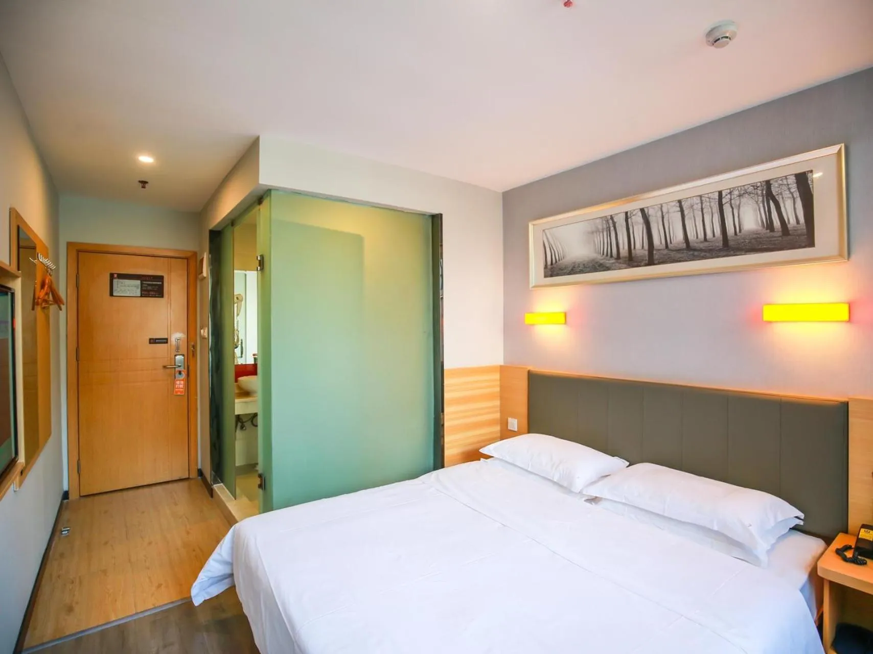 7Days Premium Zhangjiajie Railway Station Square