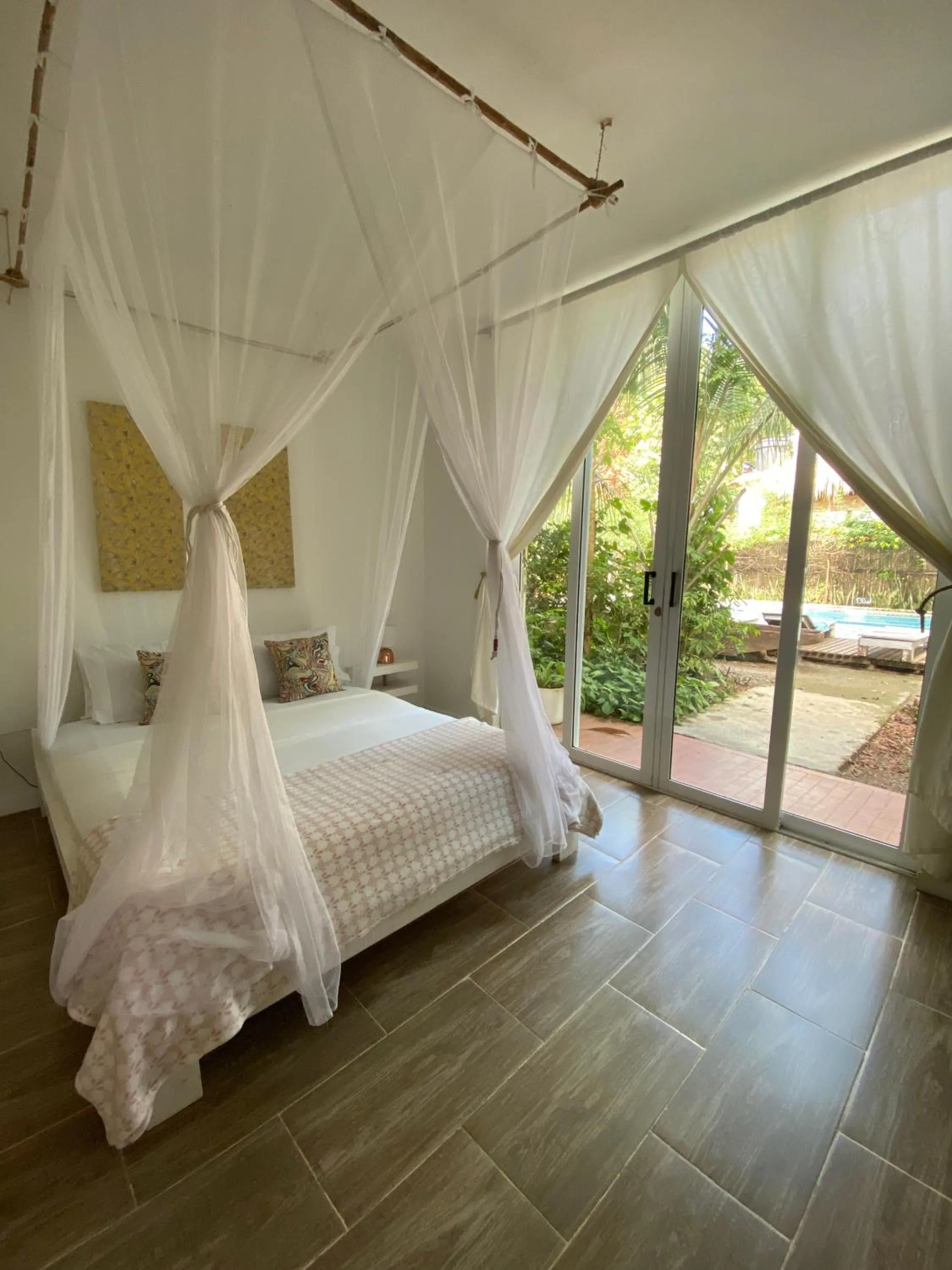 Property building, Bed in Kawabonga