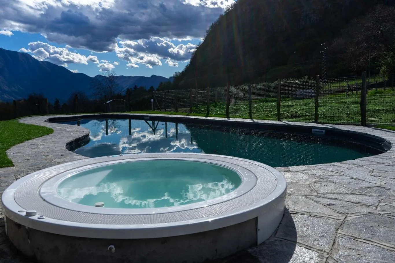 Hot Tub in Podere Brughee