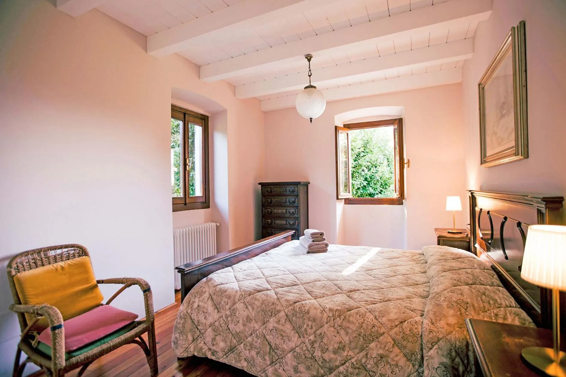 Photo of the whole room, Bed in Podere Brughee