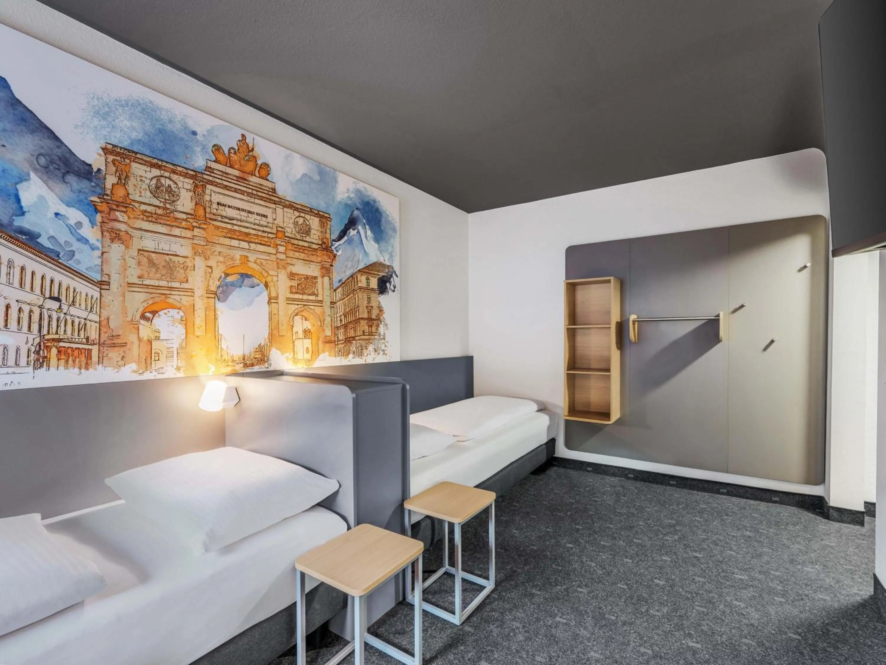 Lounge or bar, Bed in B&B HOTEL München-Schwabing