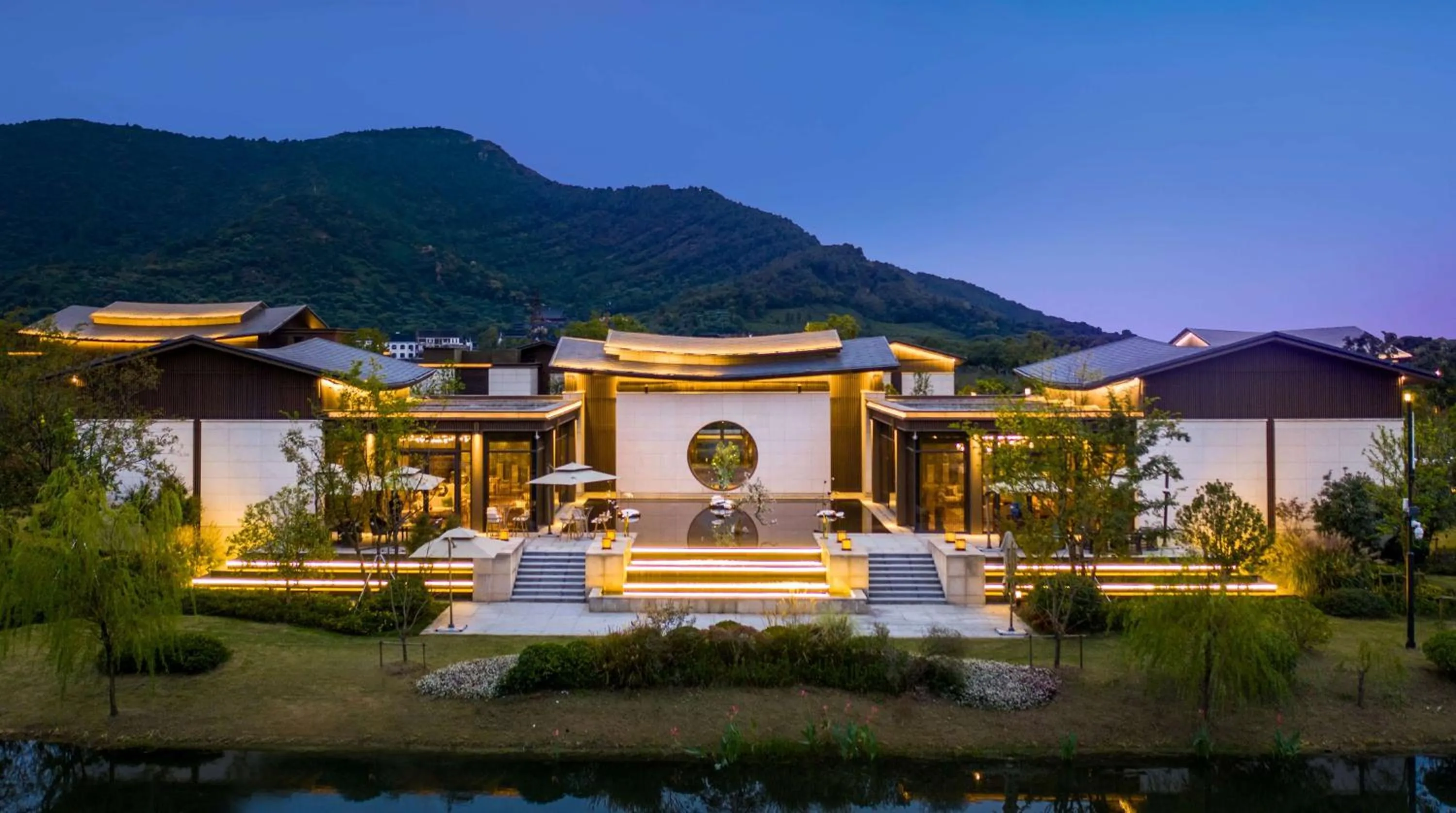 Property building in Hilton Suzhou New District