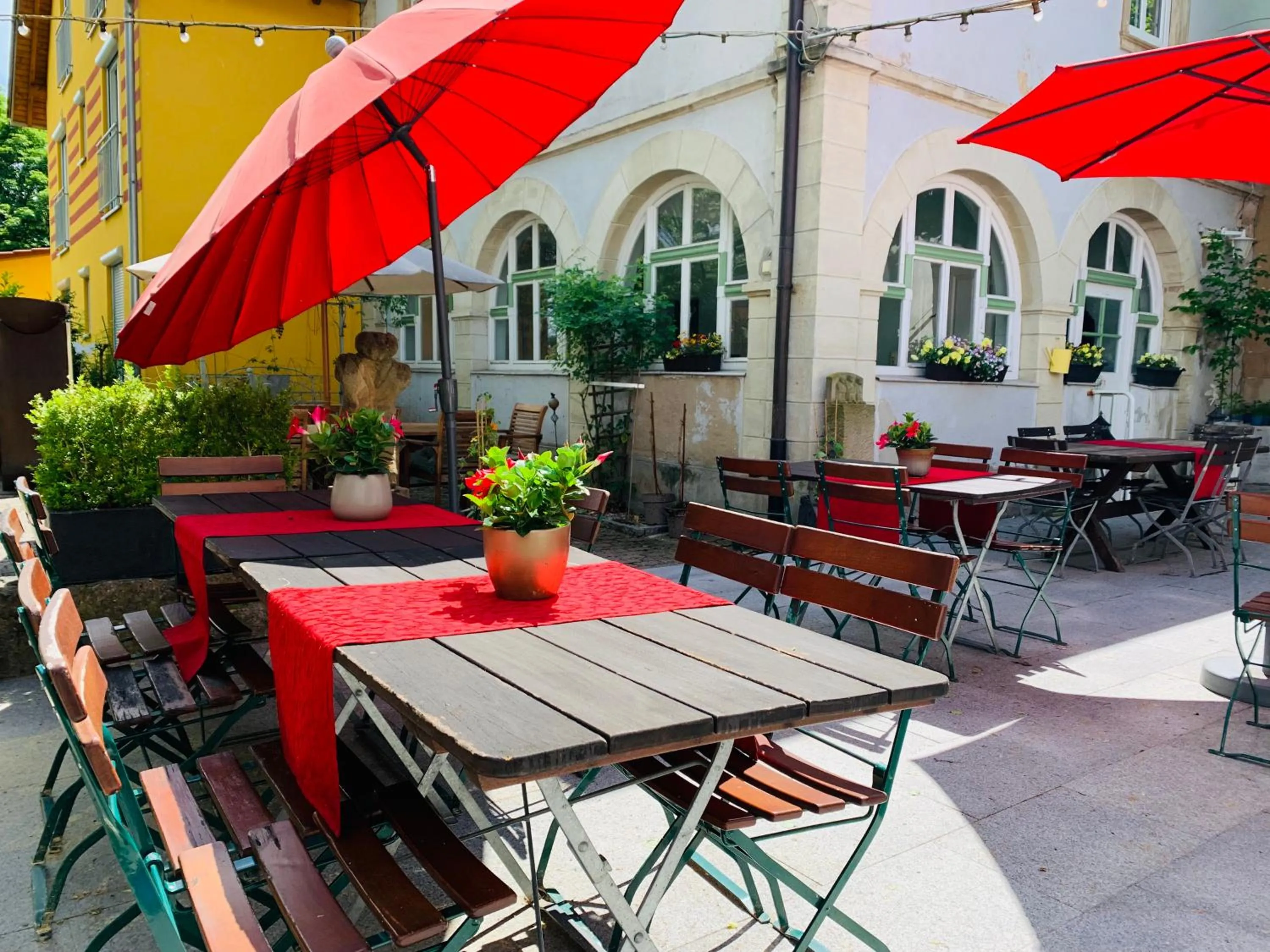 Restaurant/places to eat in Hotel-Restaurant Buger Hof