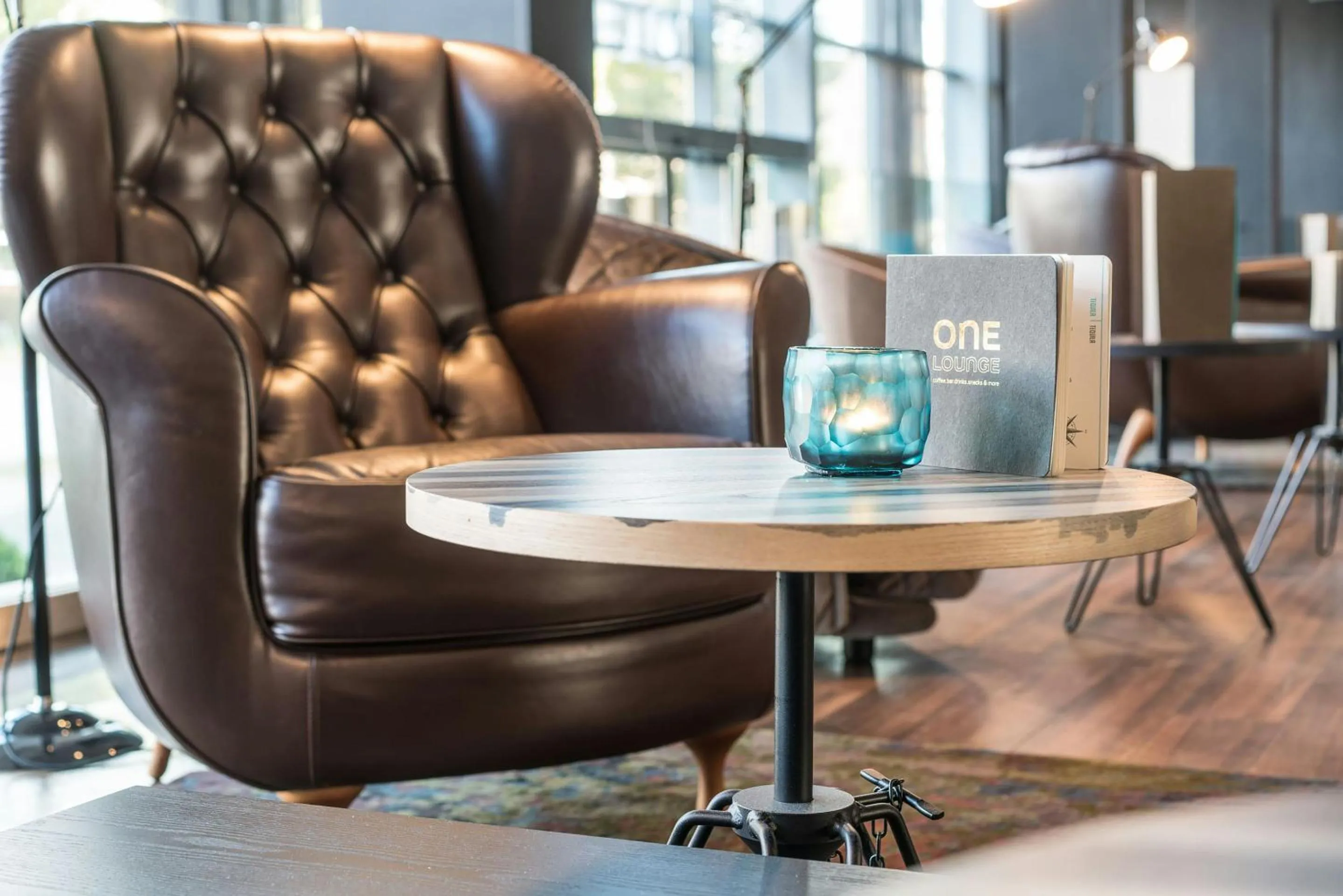 Lounge or bar in Motel One Hamburg-Altona