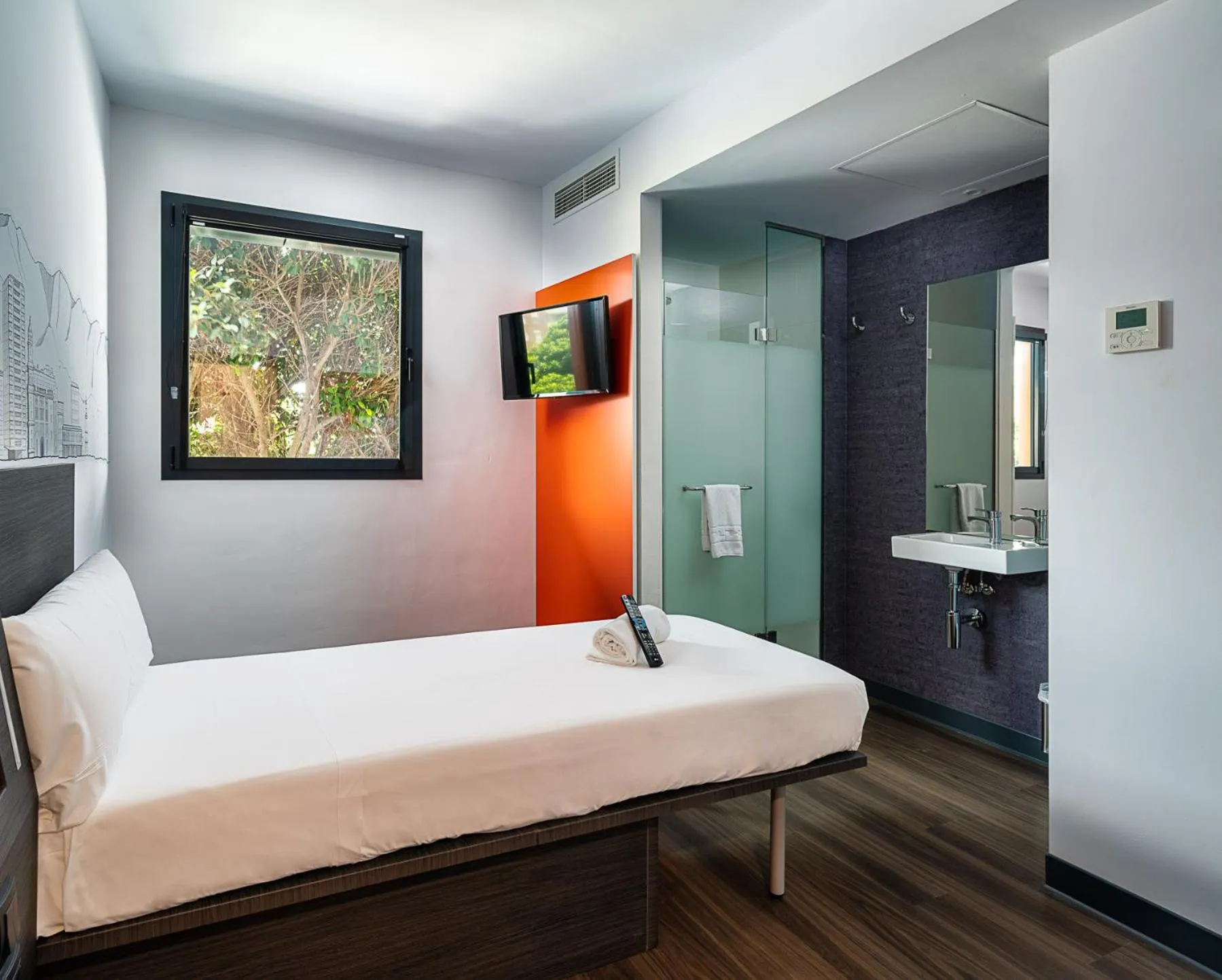 Bed in easyHotel Malaga City Centre