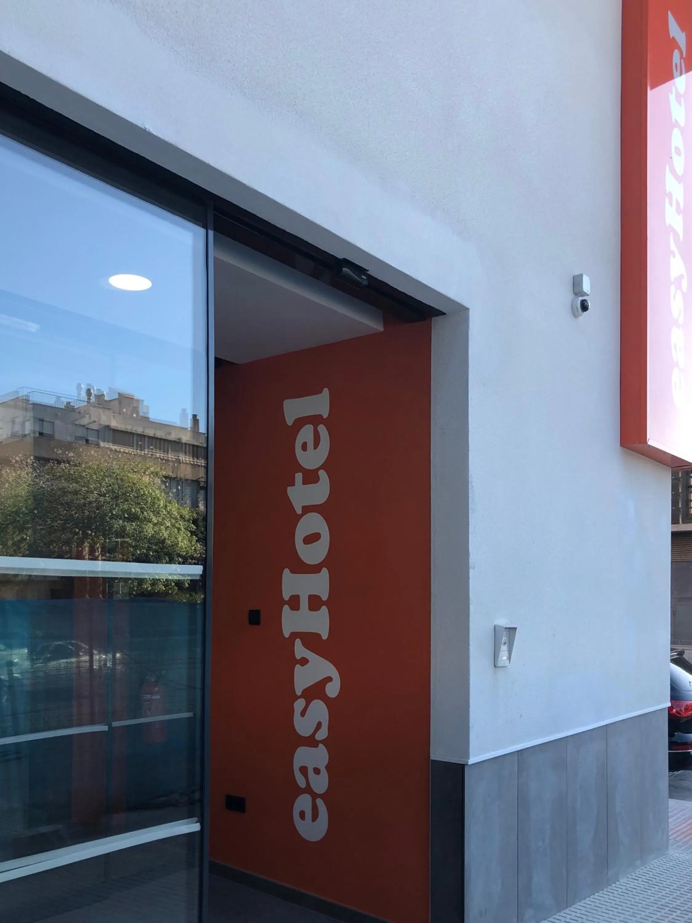 Facade/entrance in easyHotel Malaga City Centre