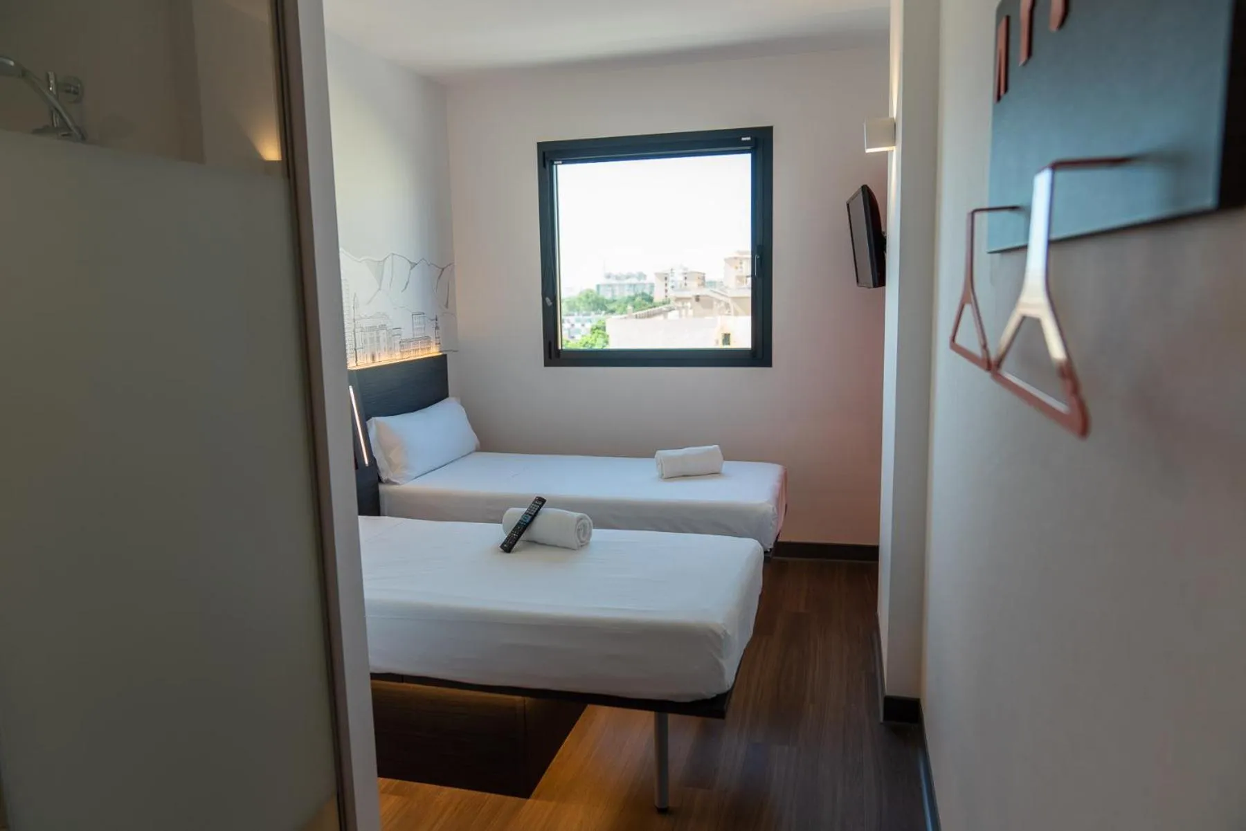 Photo of the whole room, Bed in easyHotel Malaga City Centre