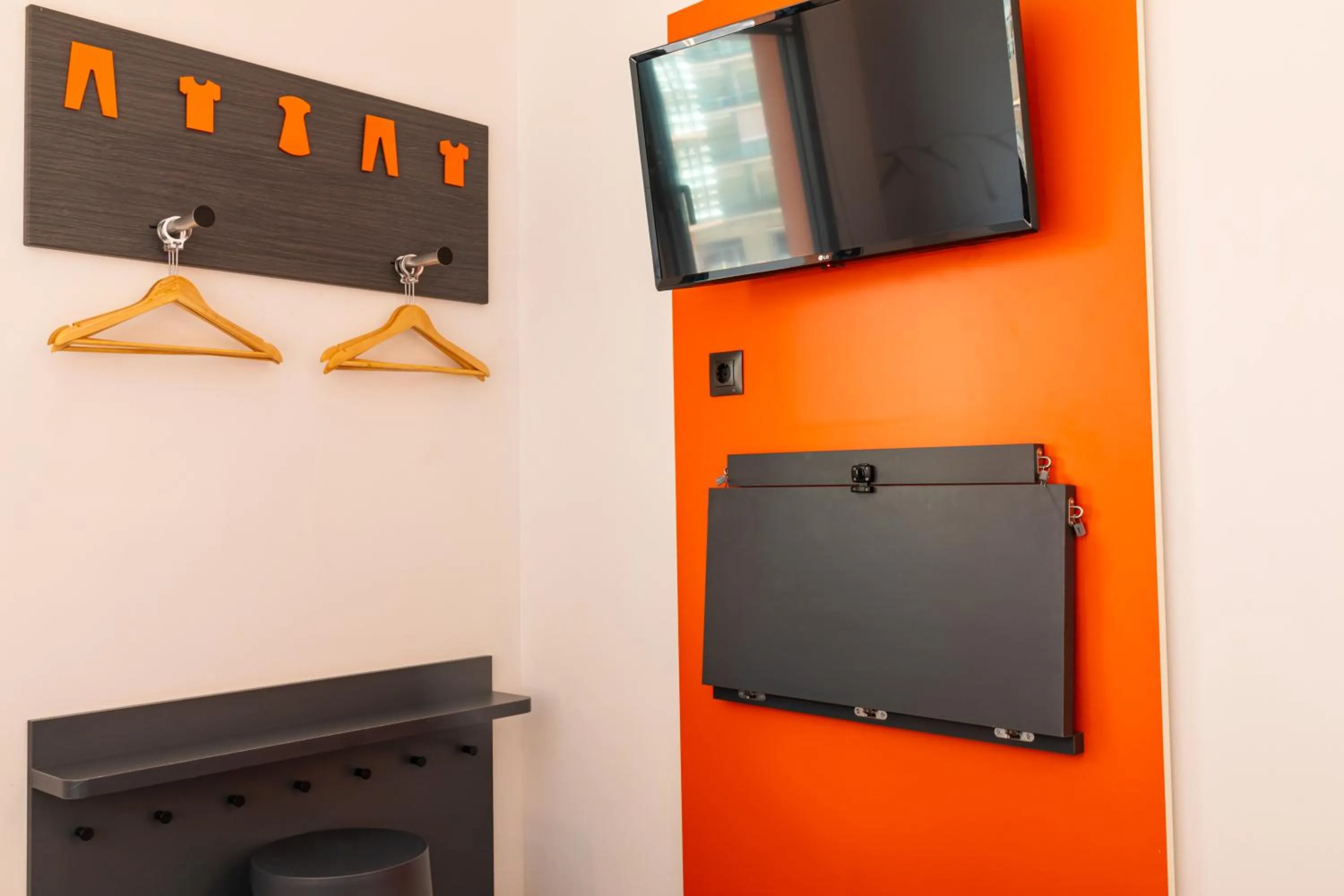 TV and multimedia in easyHotel Malaga City Centre