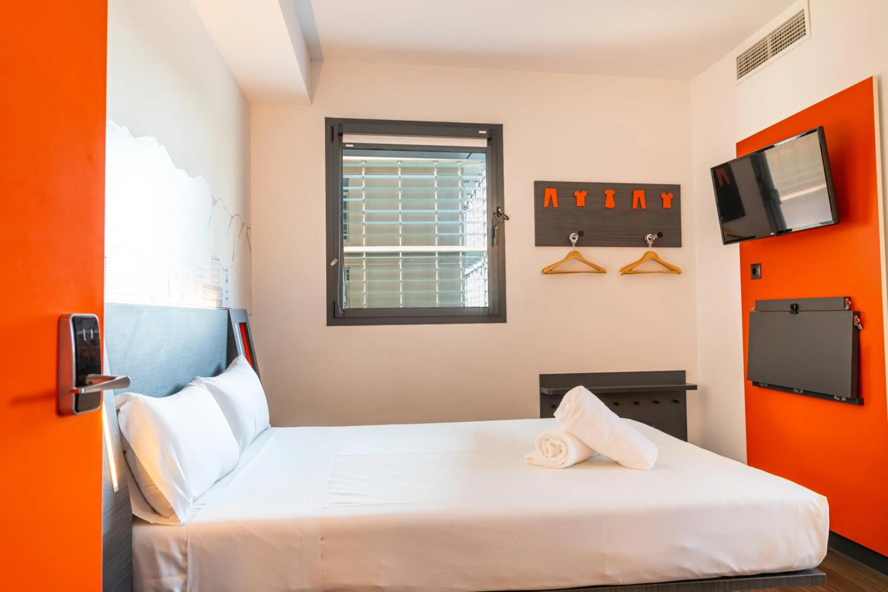 Bed in easyHotel Malaga City Centre