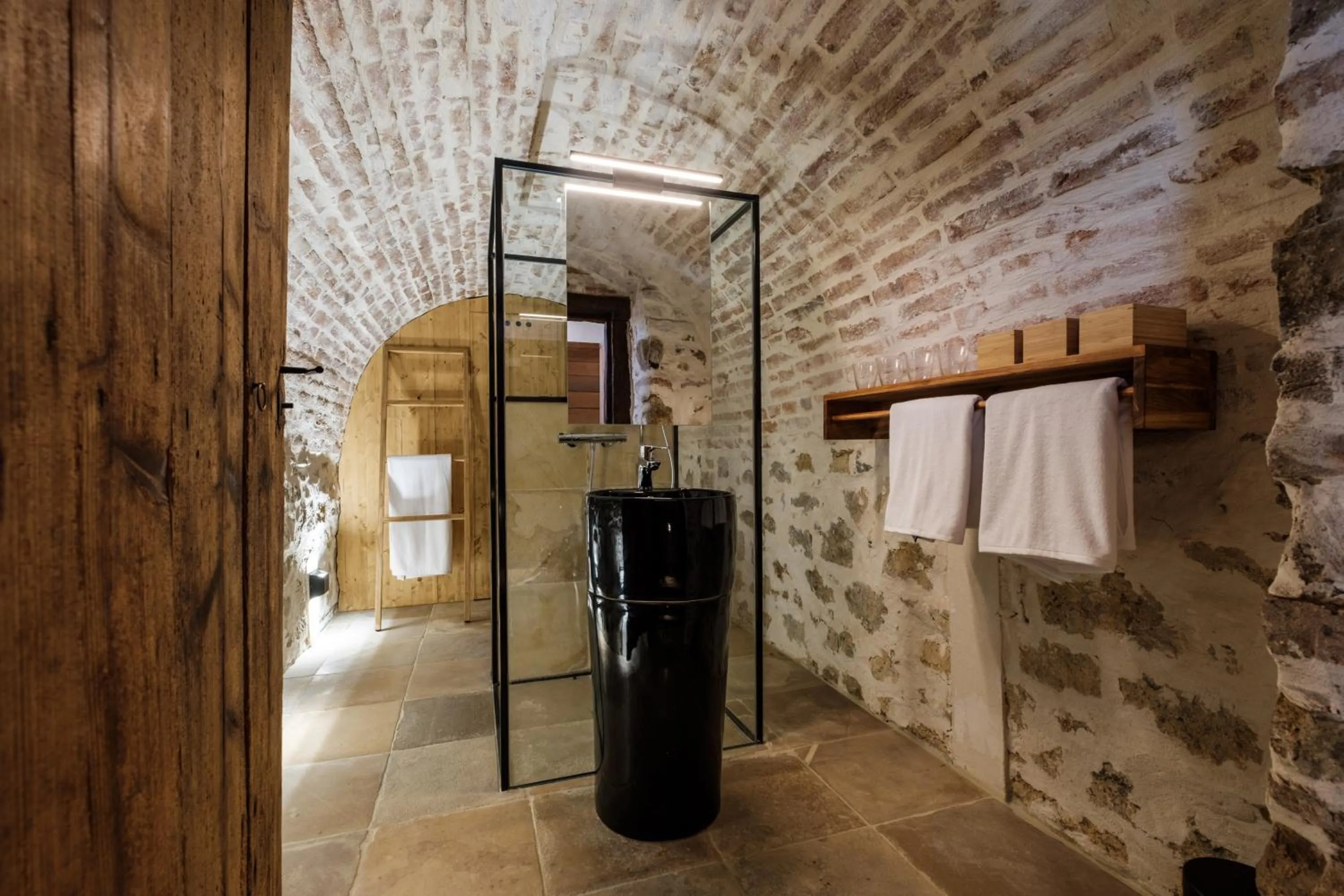 Bathroom in Almalomb Apartman