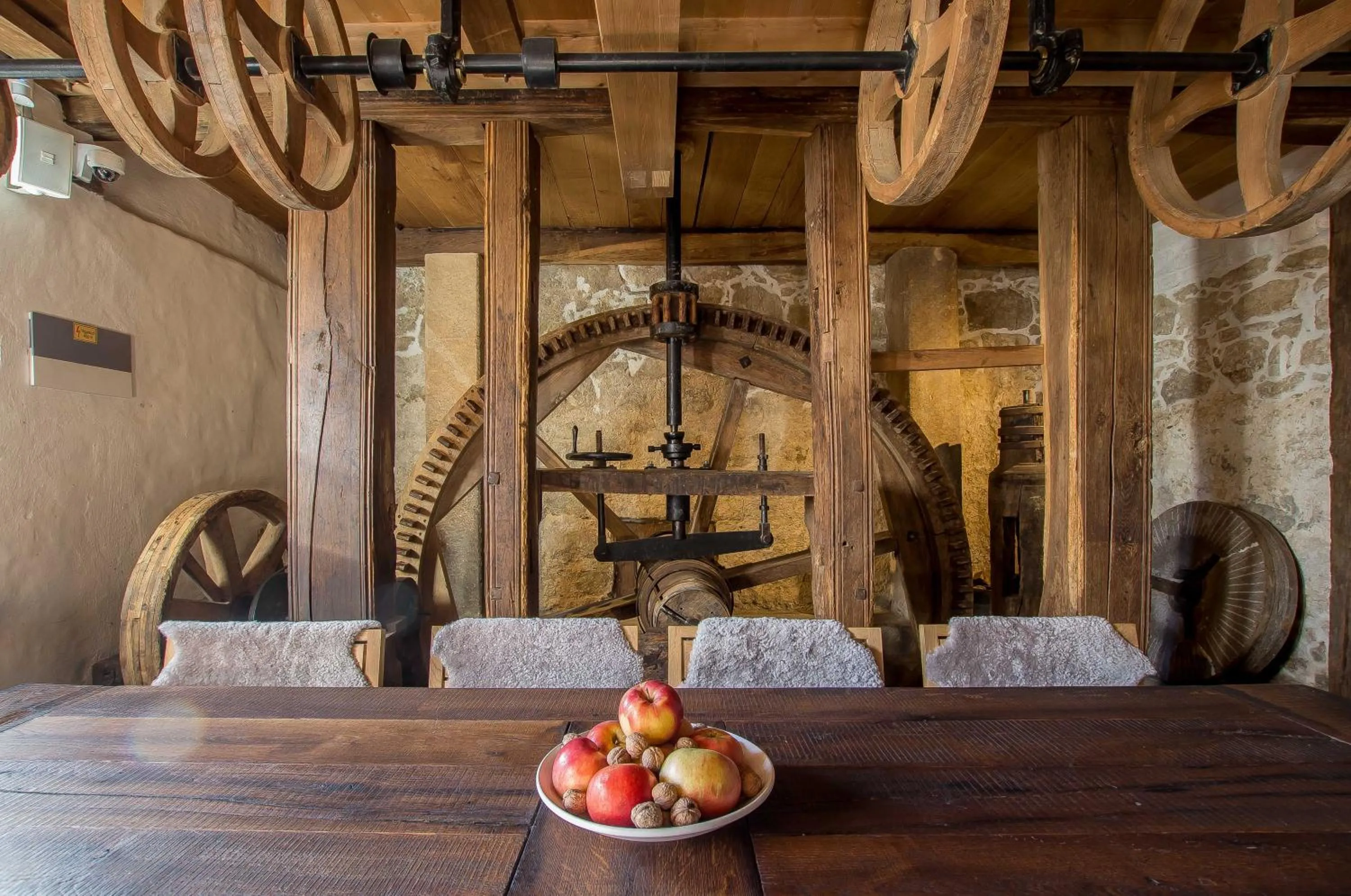 Restaurant/places to eat in Almalomb Apartman