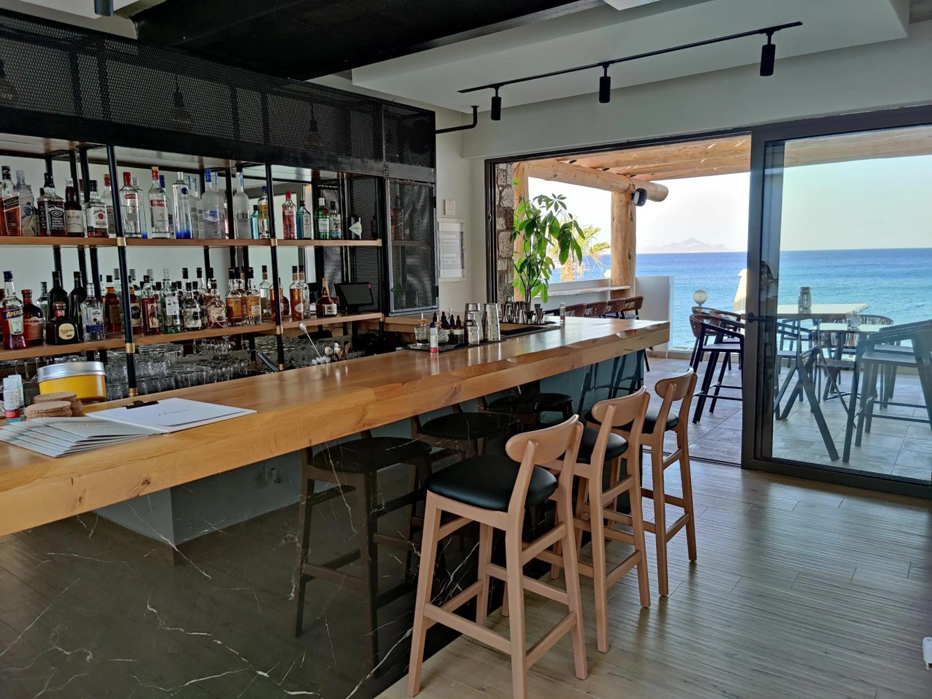 Restaurant/places to eat in NISSEA Boutique Hotel