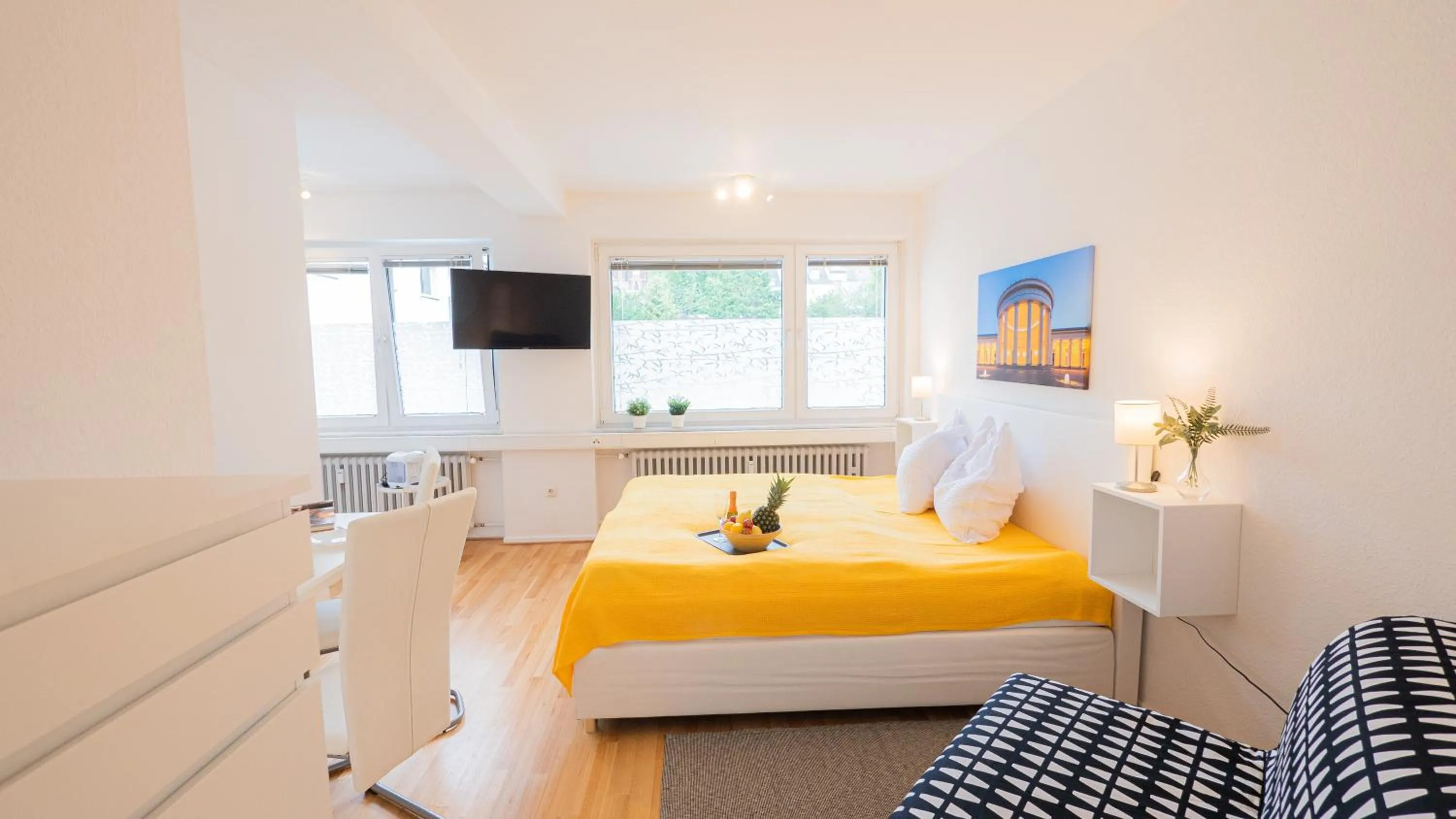 Photo of the whole room, Bed in Relax Aachener Boardinghouse Appartements Premium 1