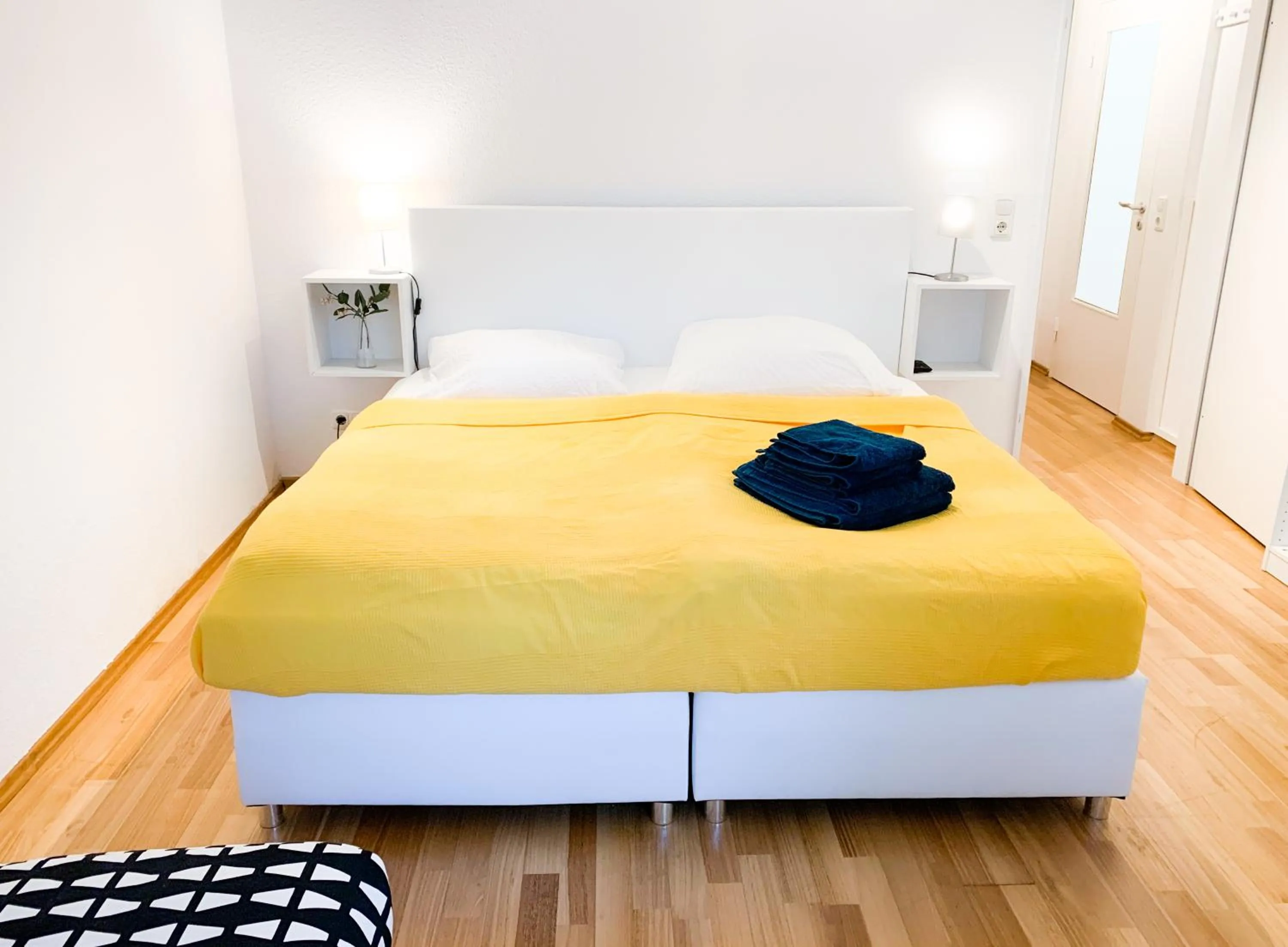 Photo of the whole room, Bed in Relax Aachener Boardinghouse Appartements Premium 1