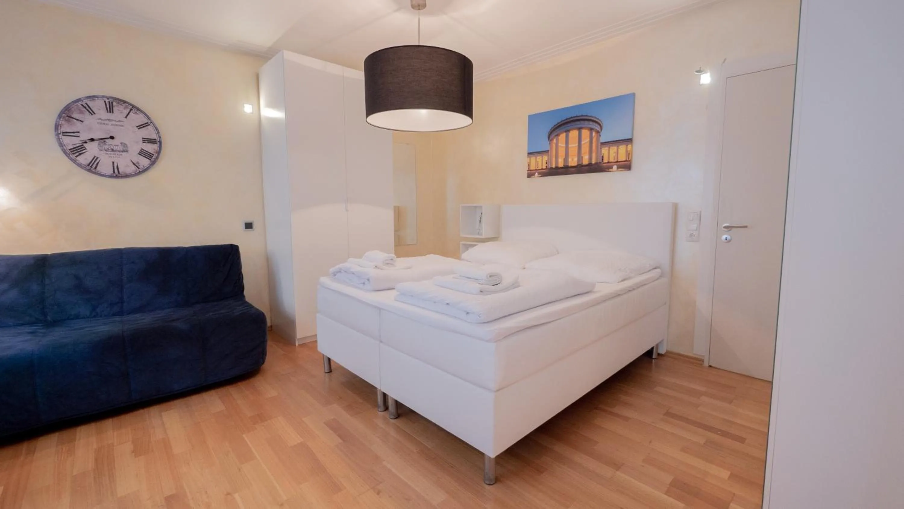 Bedroom, Bed in Relax Aachener Boardinghouse Appartements Premium 1