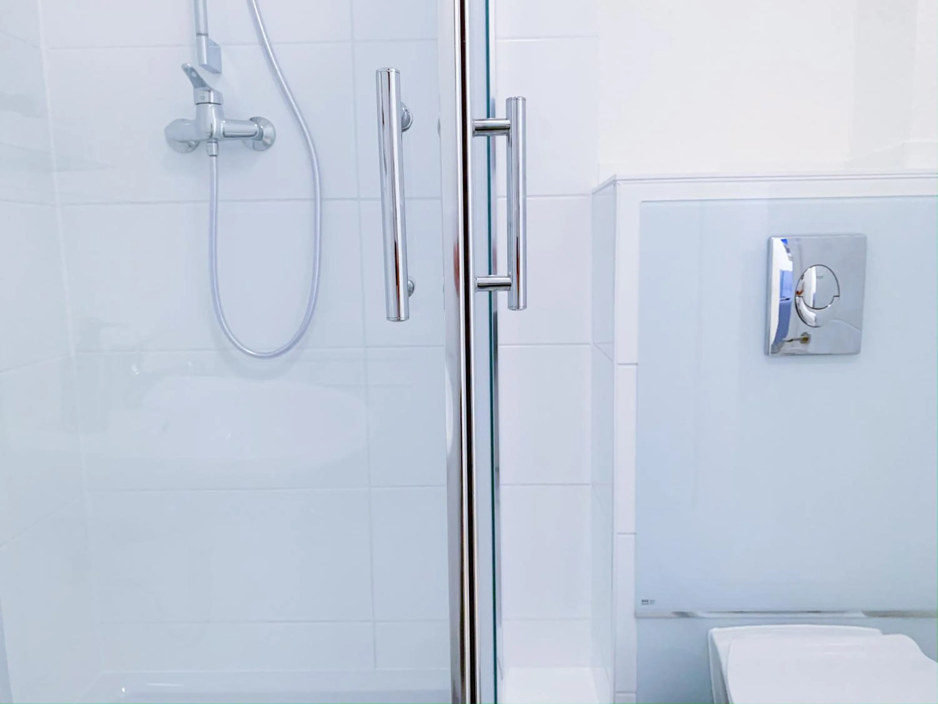 Shower in Relax Aachener Boardinghouse Appartements Premium 1