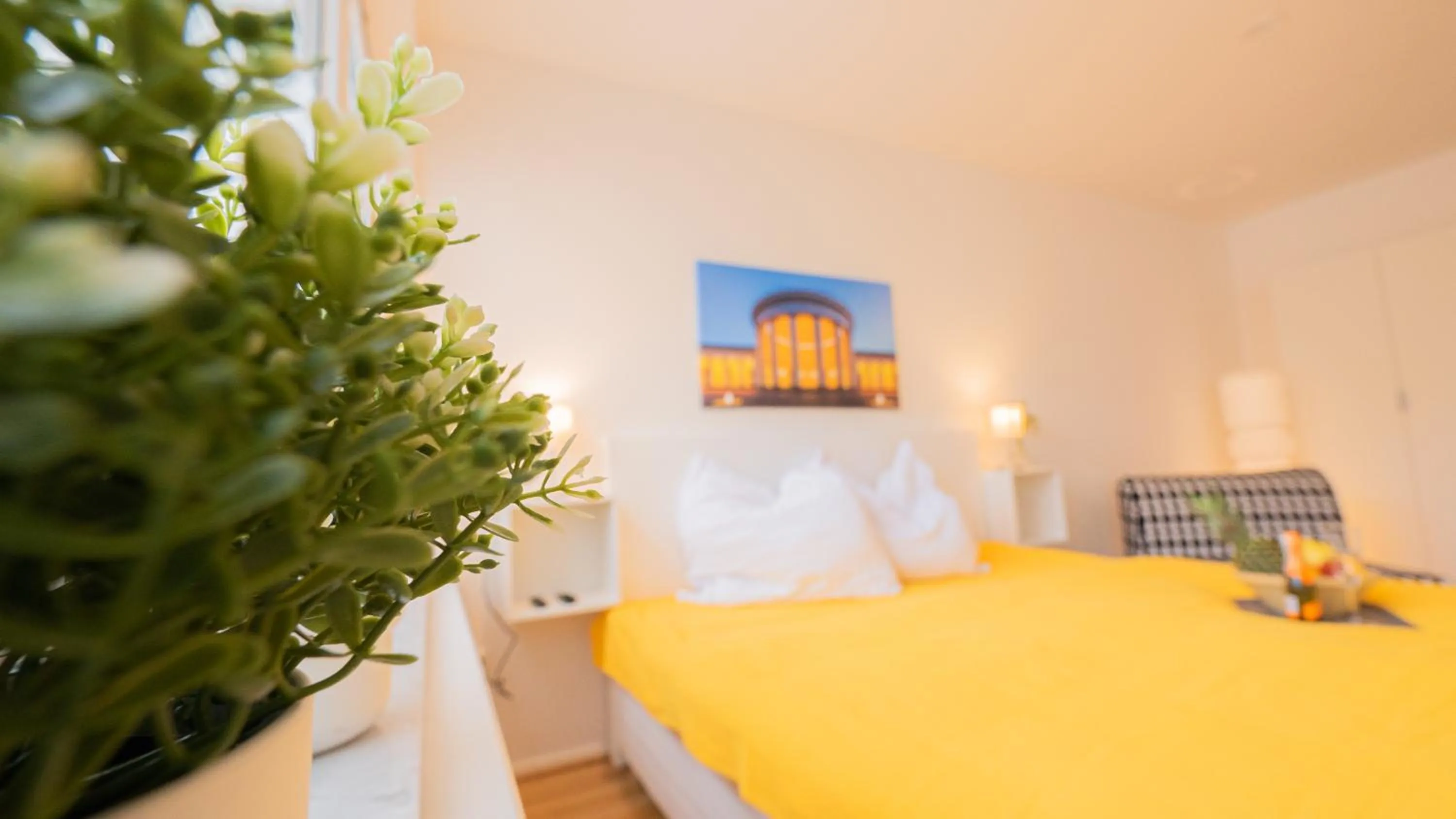 Photo of the whole room, Bed in Relax Aachener Boardinghouse Appartements Premium 1